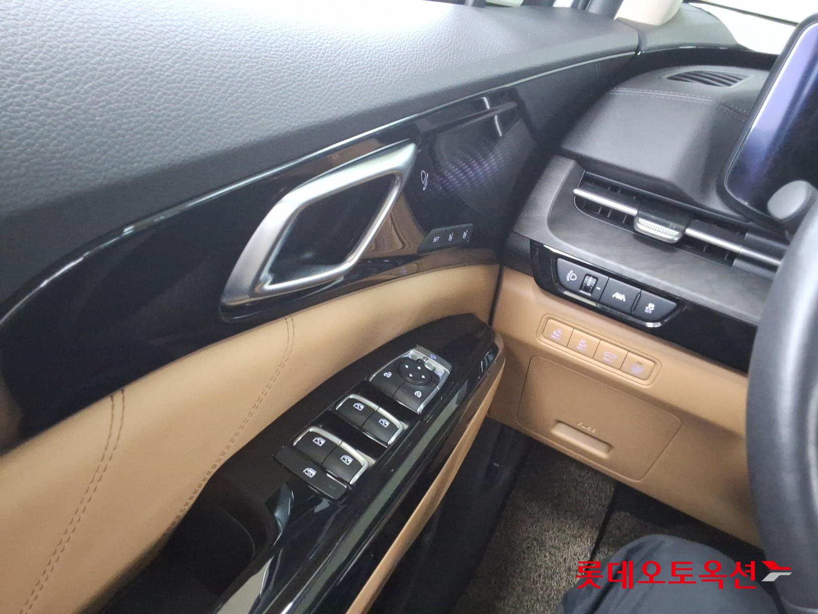 Kia Carnival - 29