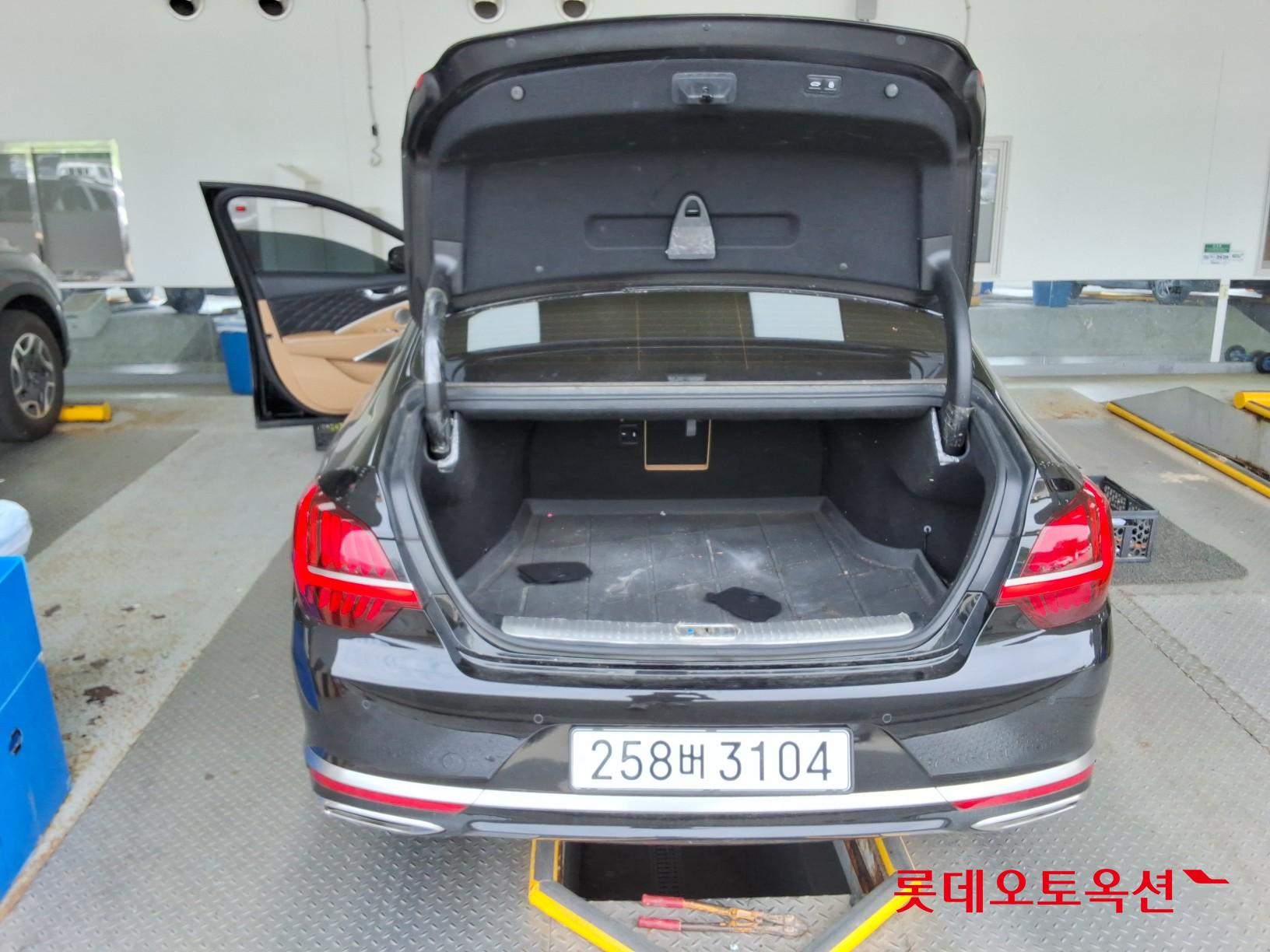 Kia K9 - 9