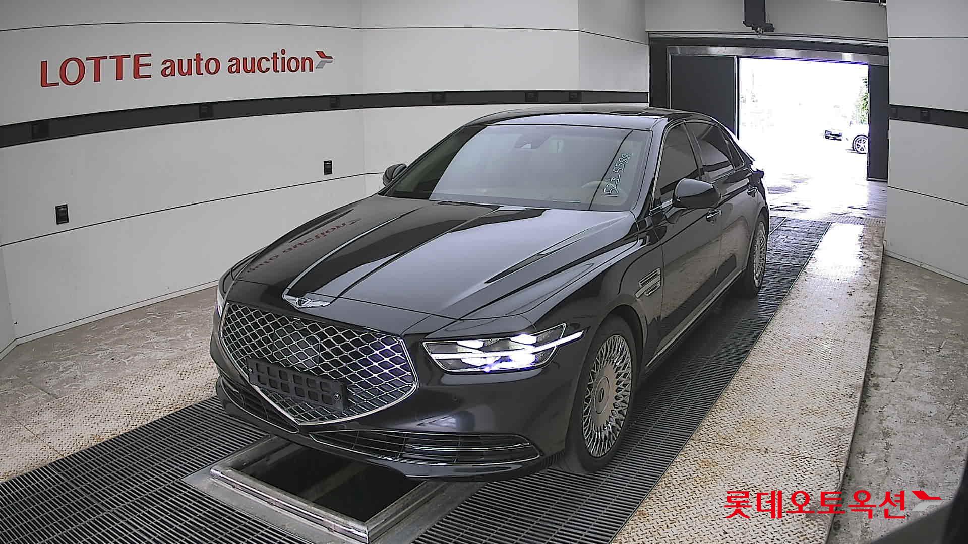 Genesis G90 - 10