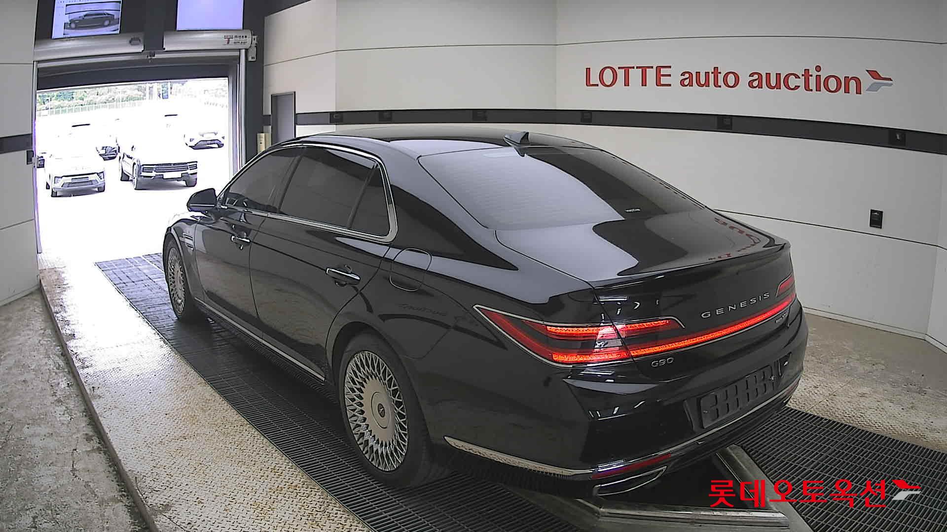 Genesis G90 - 4