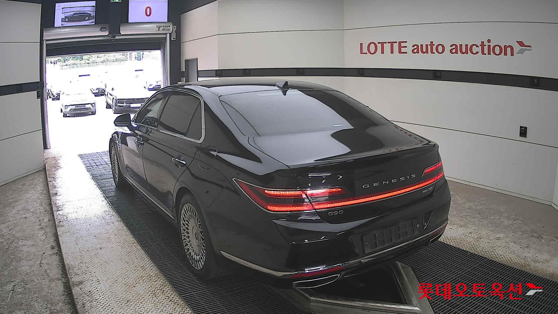 Genesis G90 - 16