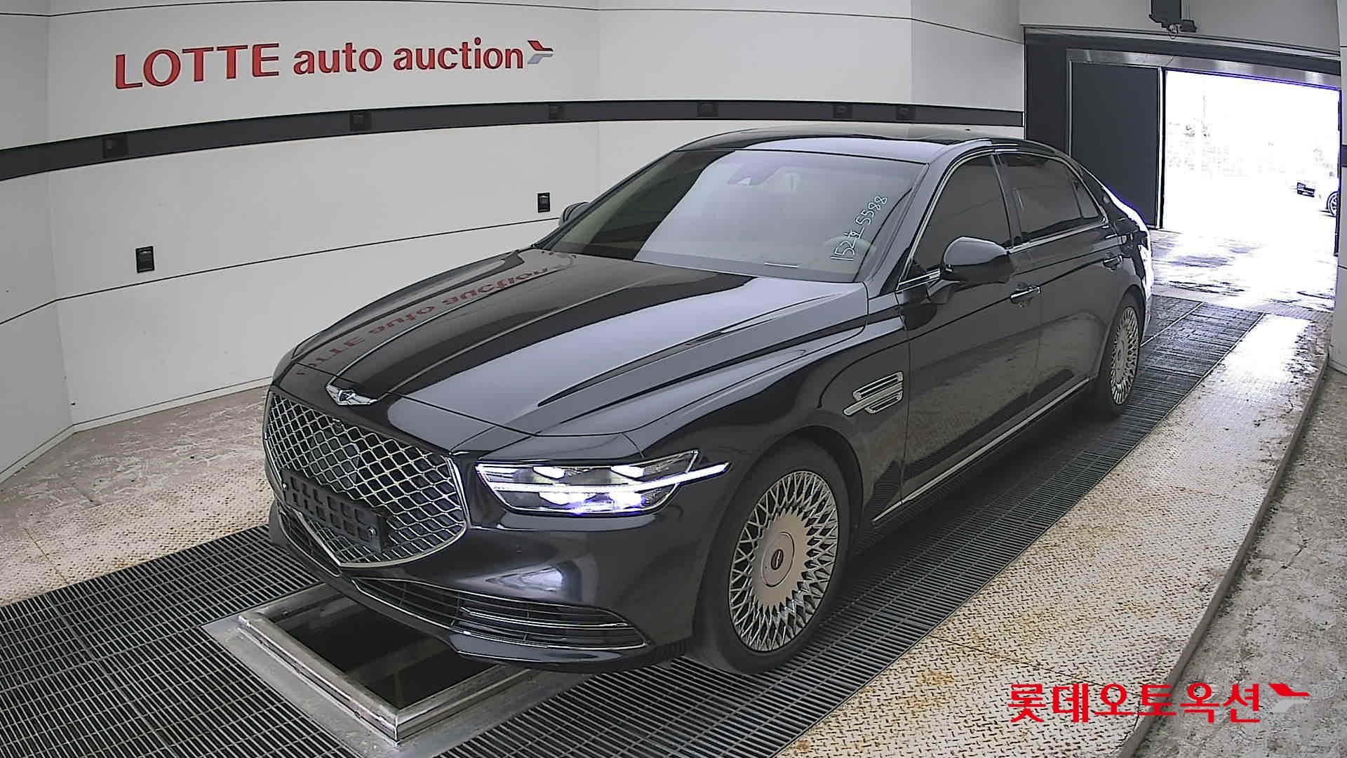 Genesis G90 - 3