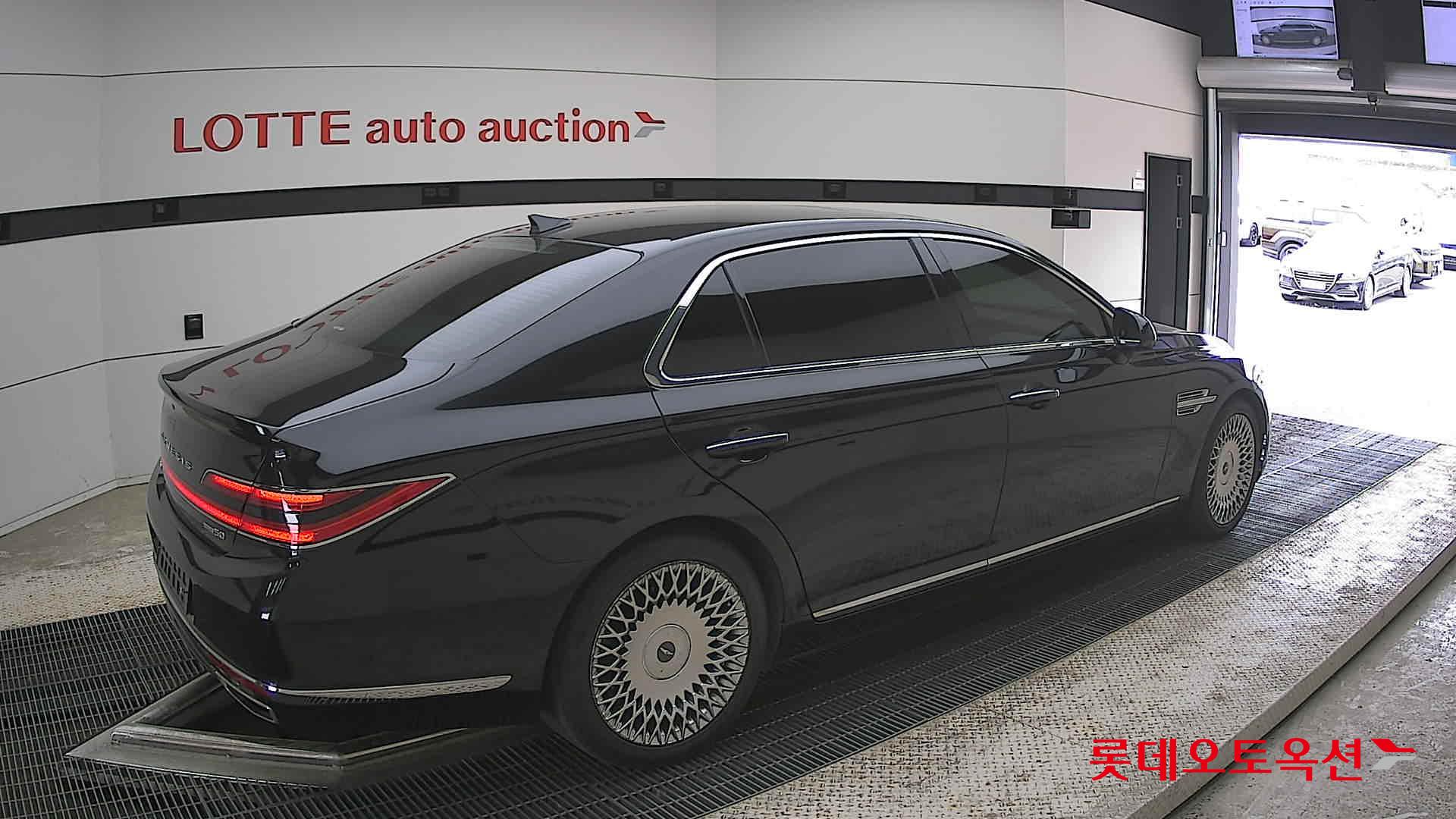 Genesis G90 - 19