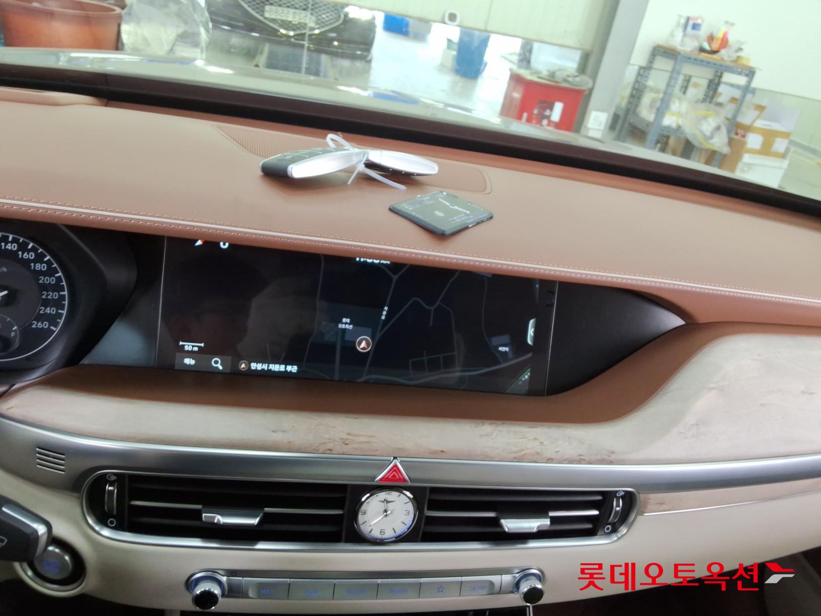 Genesis G90 - 33
