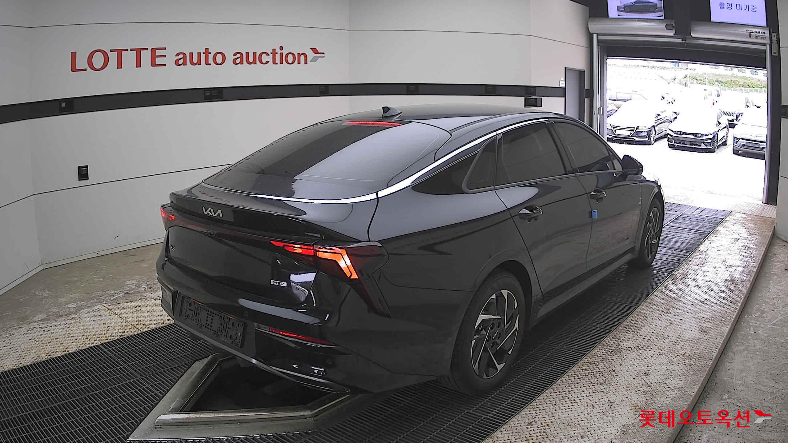Kia K5 - 5