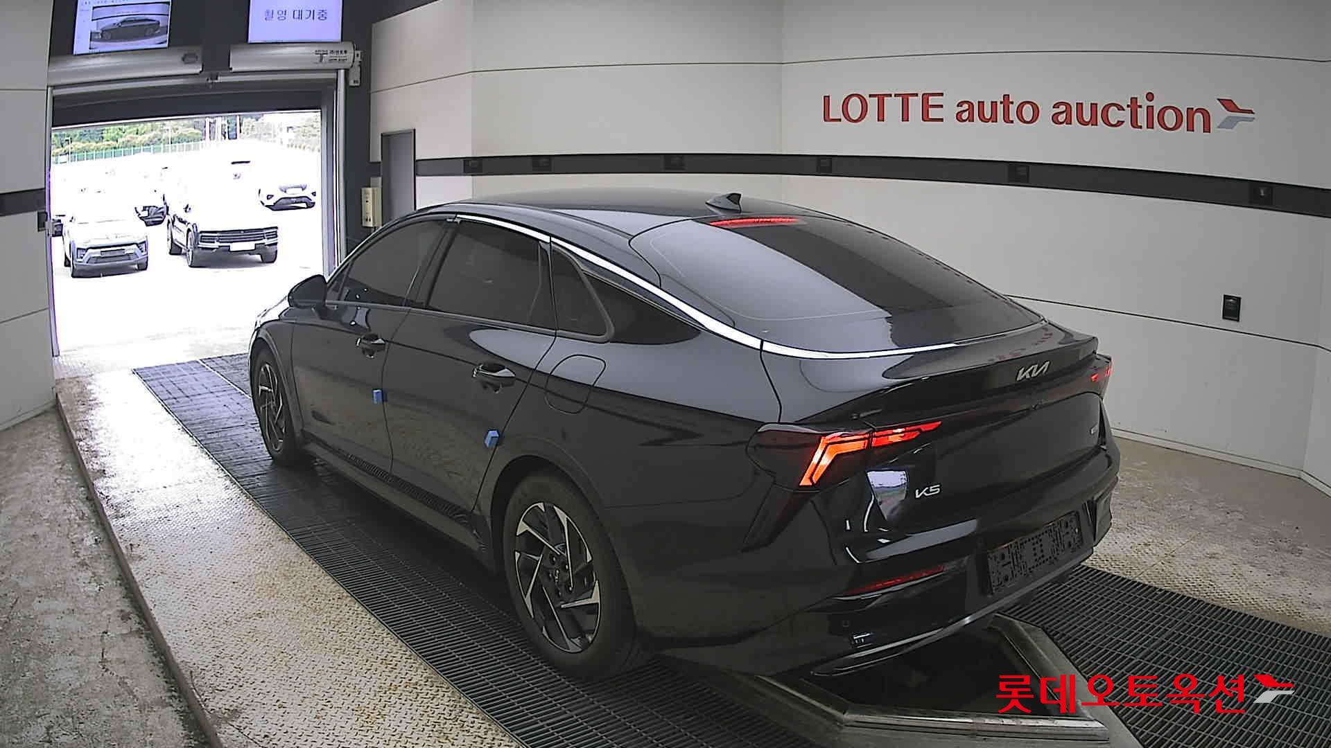 Kia K5 - 4