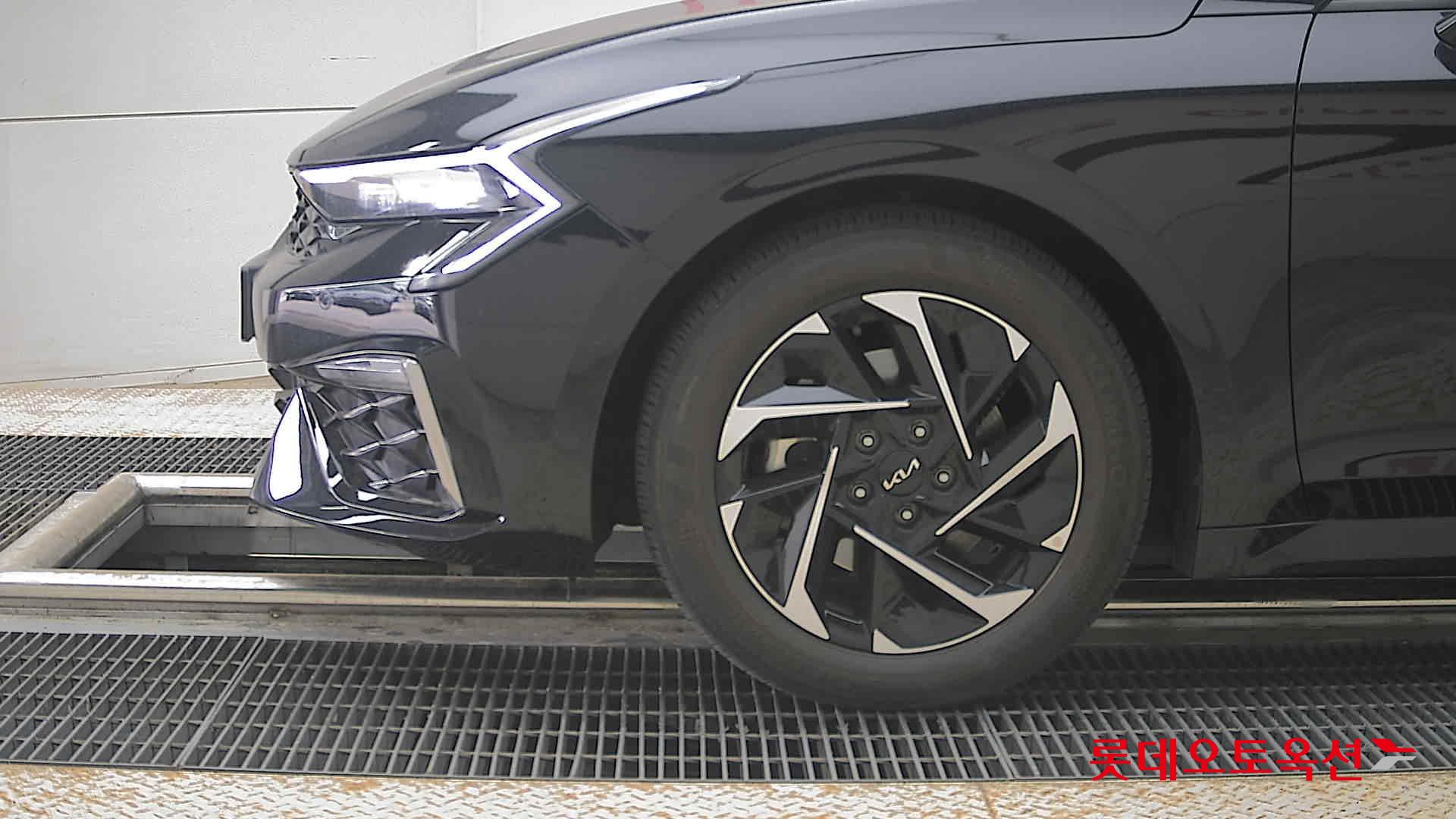 Kia K5 - 25
