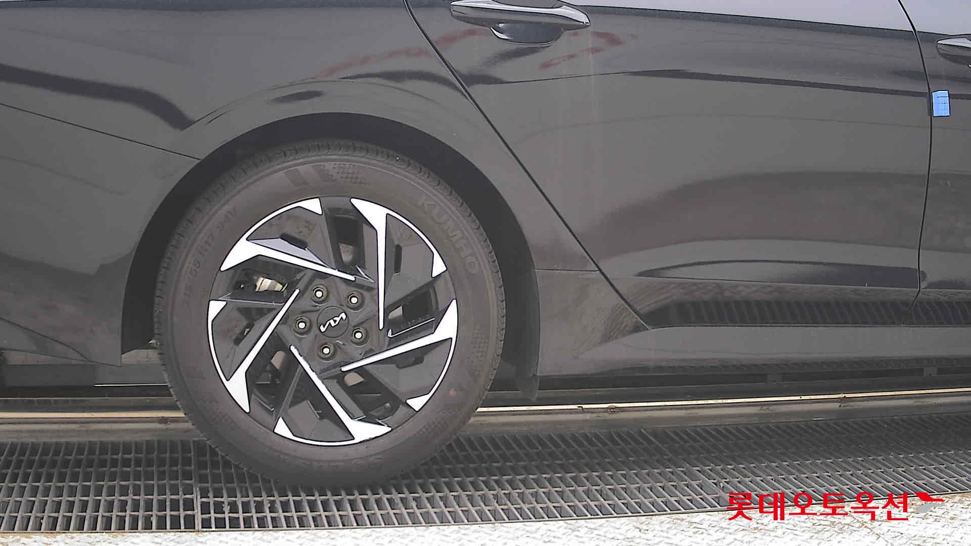 Kia K5 - 28