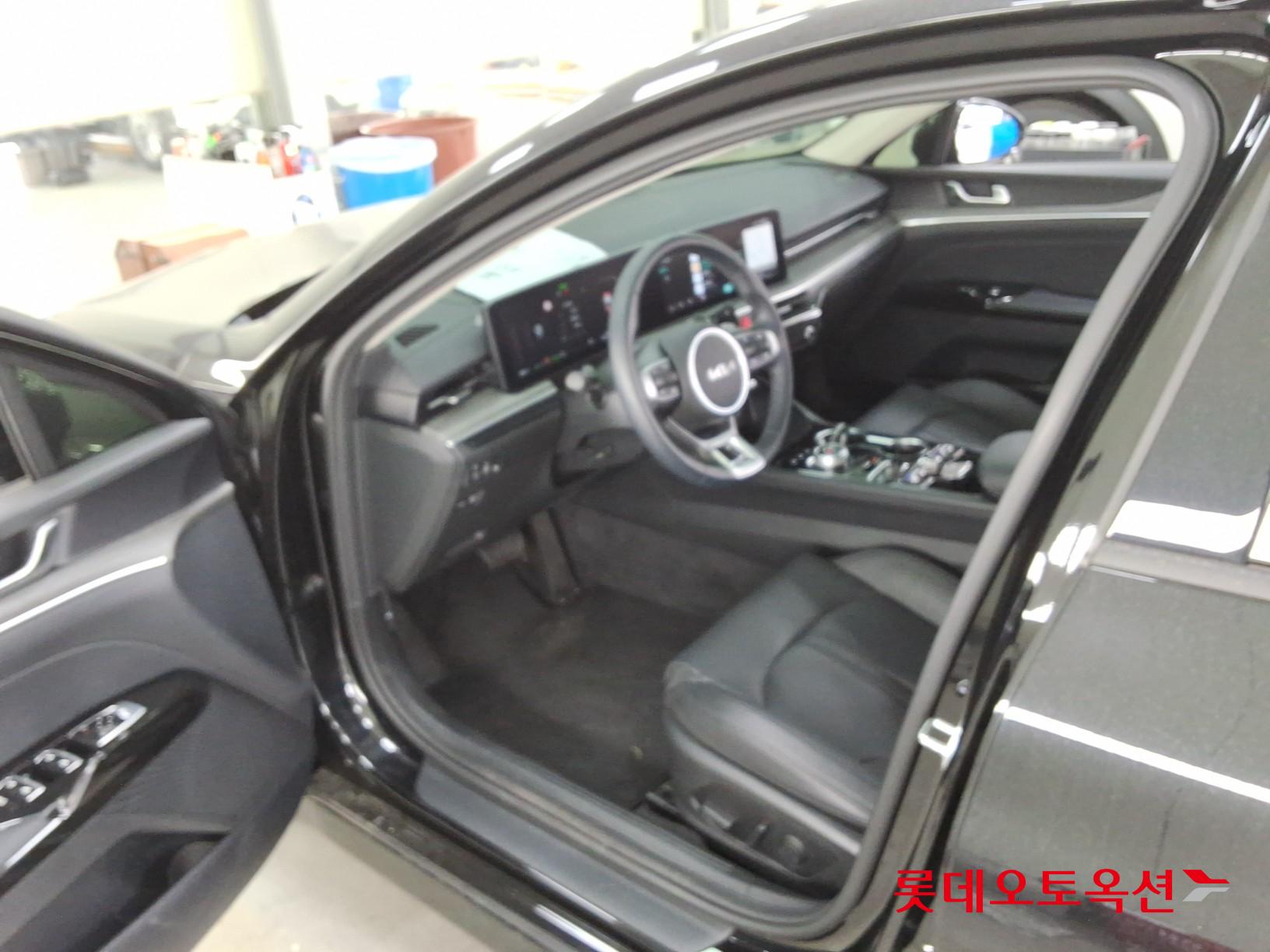 Kia K5 - 35