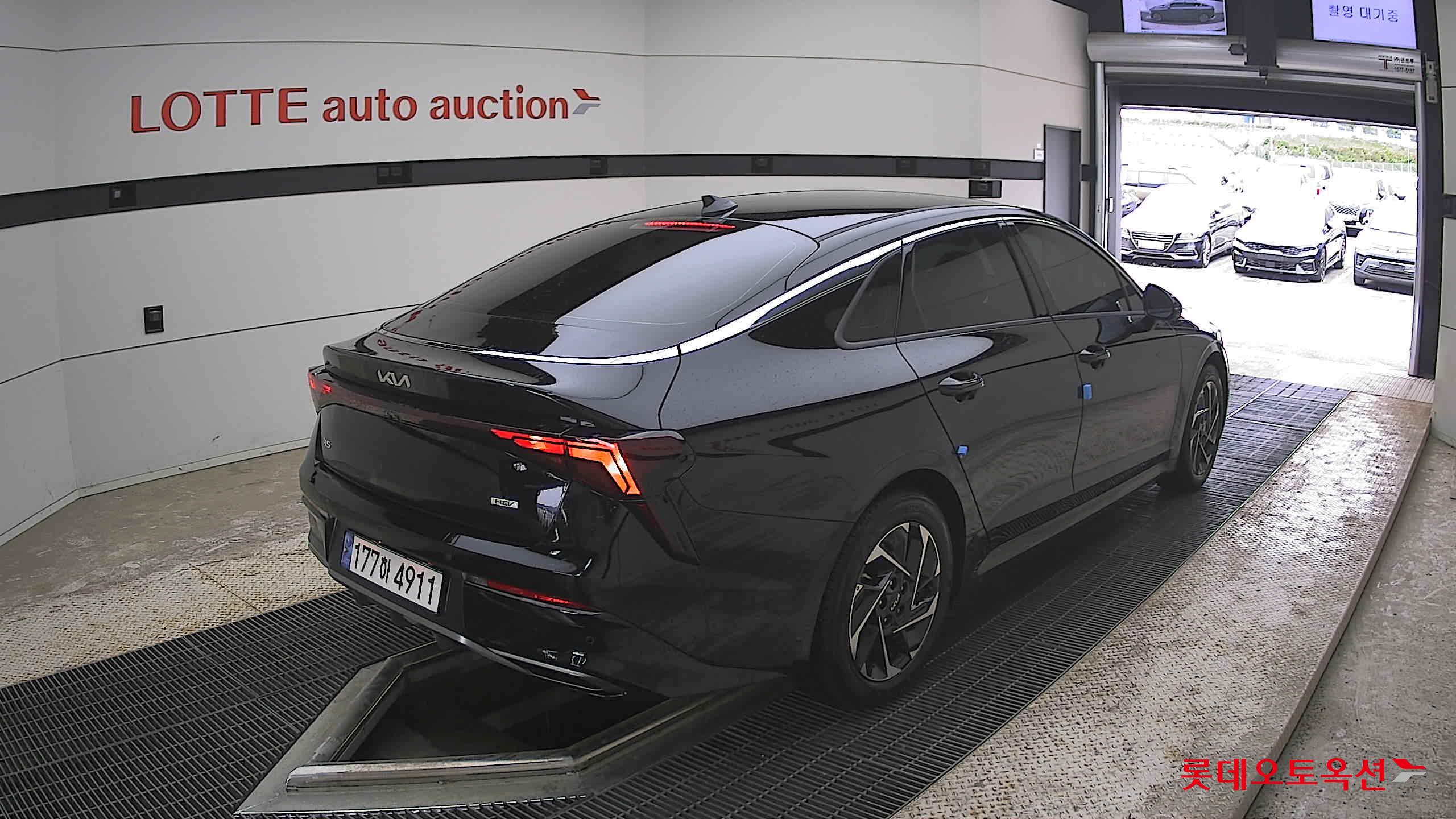 Kia K5 - 5