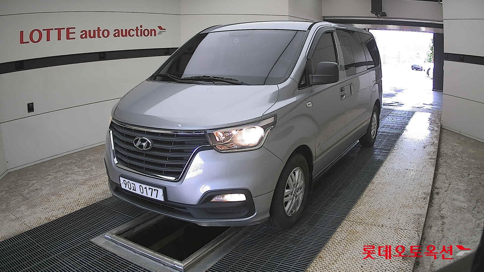 Hyundai Grand Starex - 10