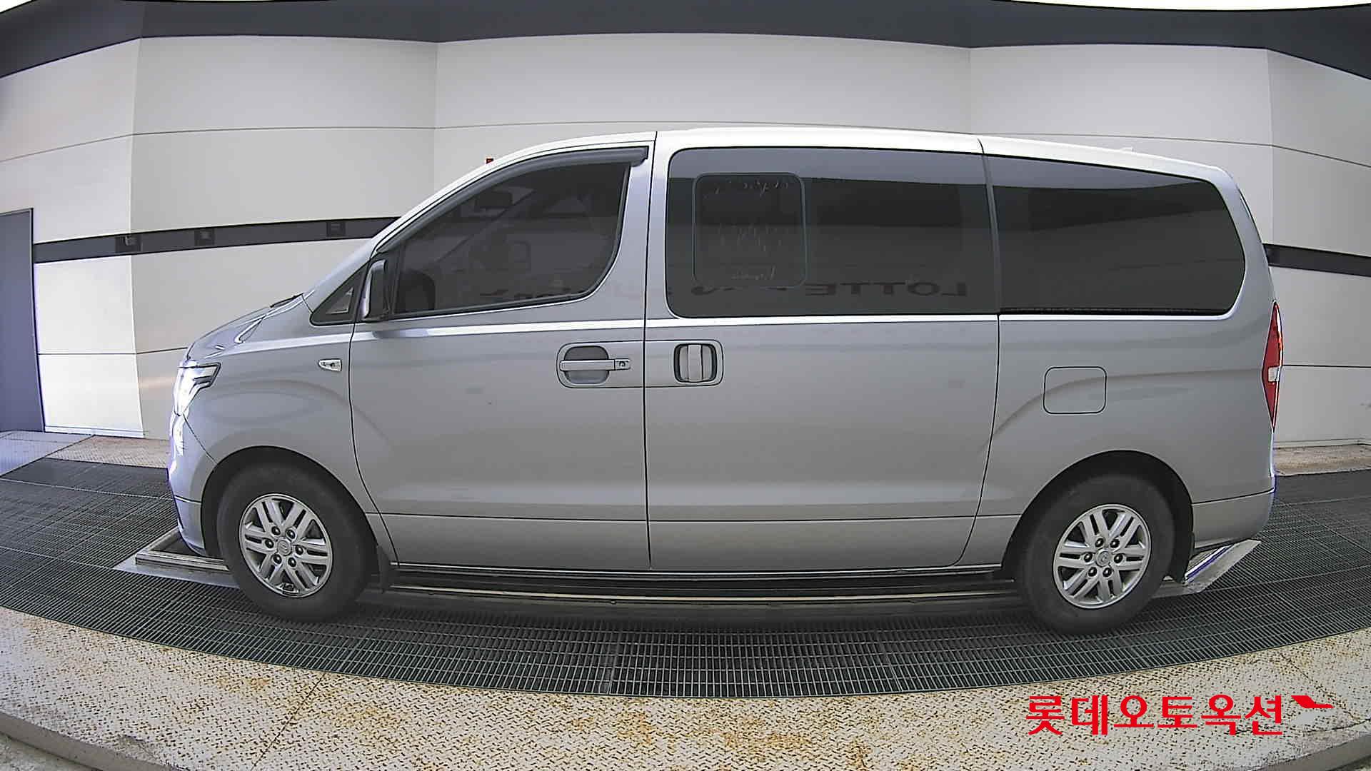 Hyundai Grand Starex - 13