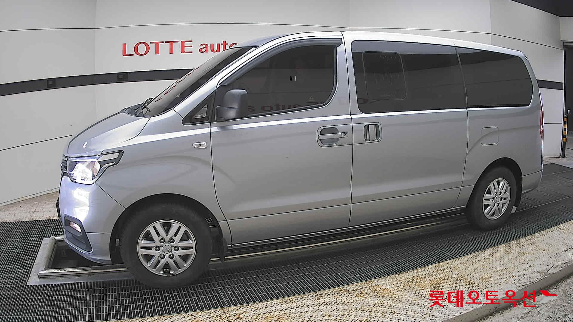 Hyundai Grand Starex - 12