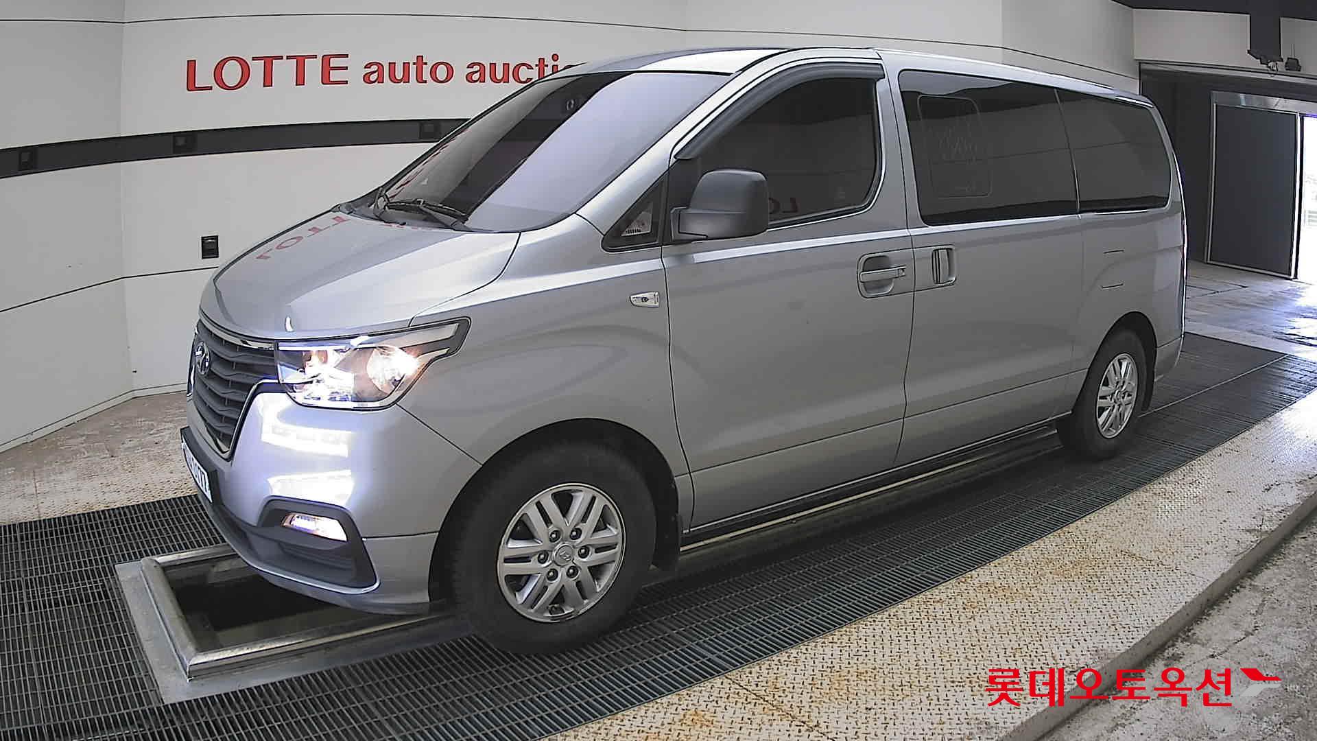 Hyundai Grand Starex - 11