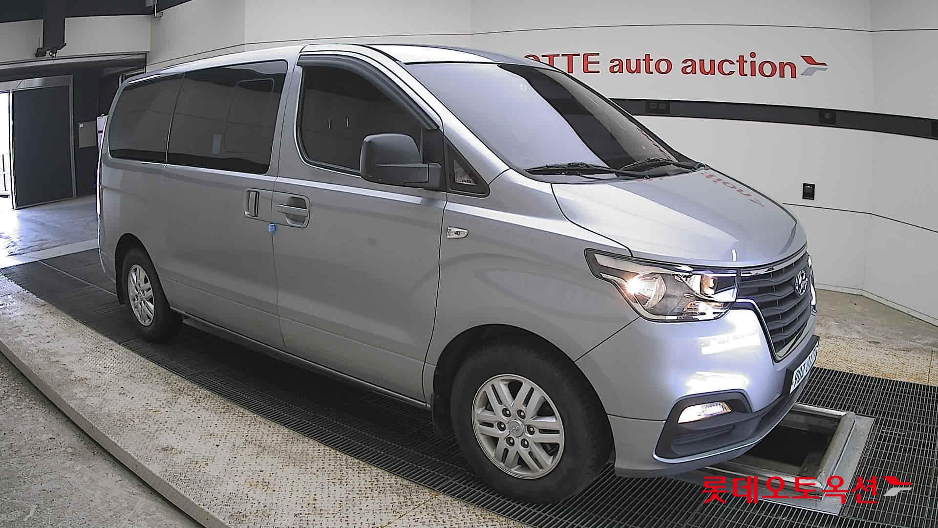 Hyundai Grand Starex - 23