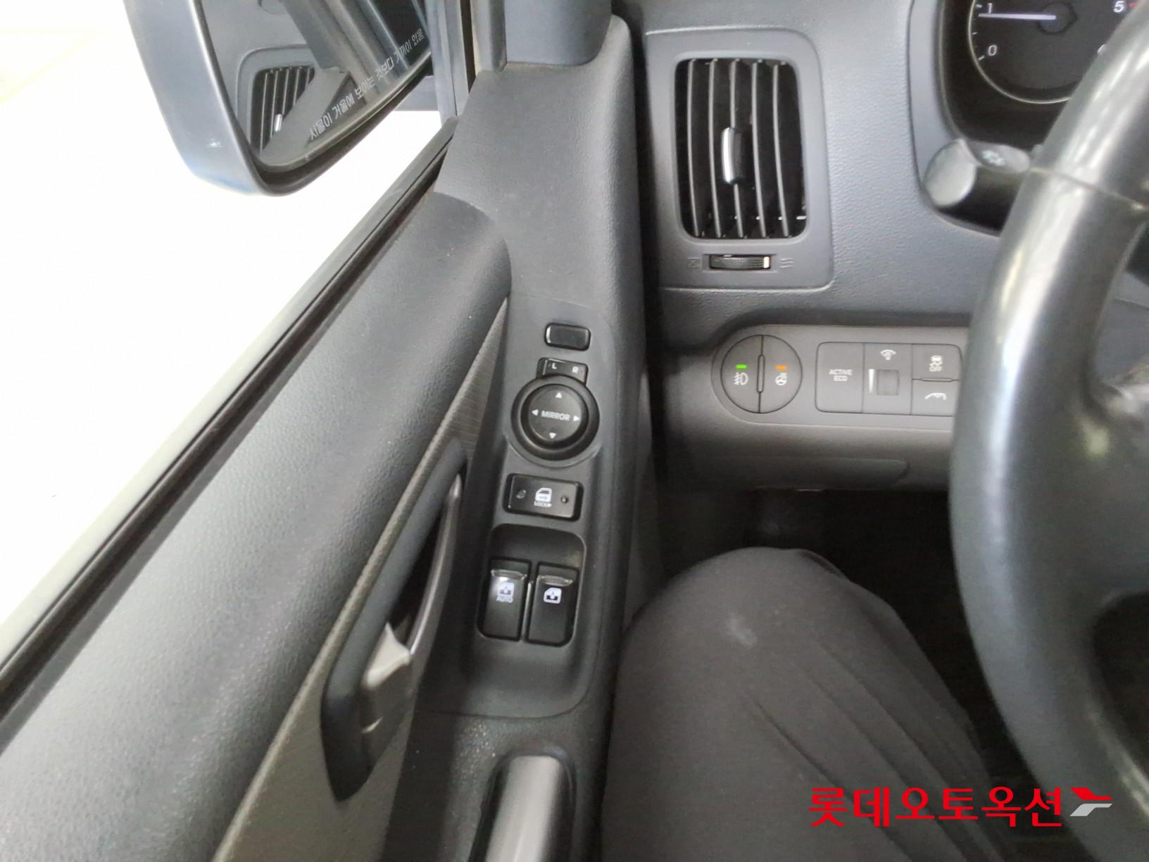 Hyundai Grand Starex - 29