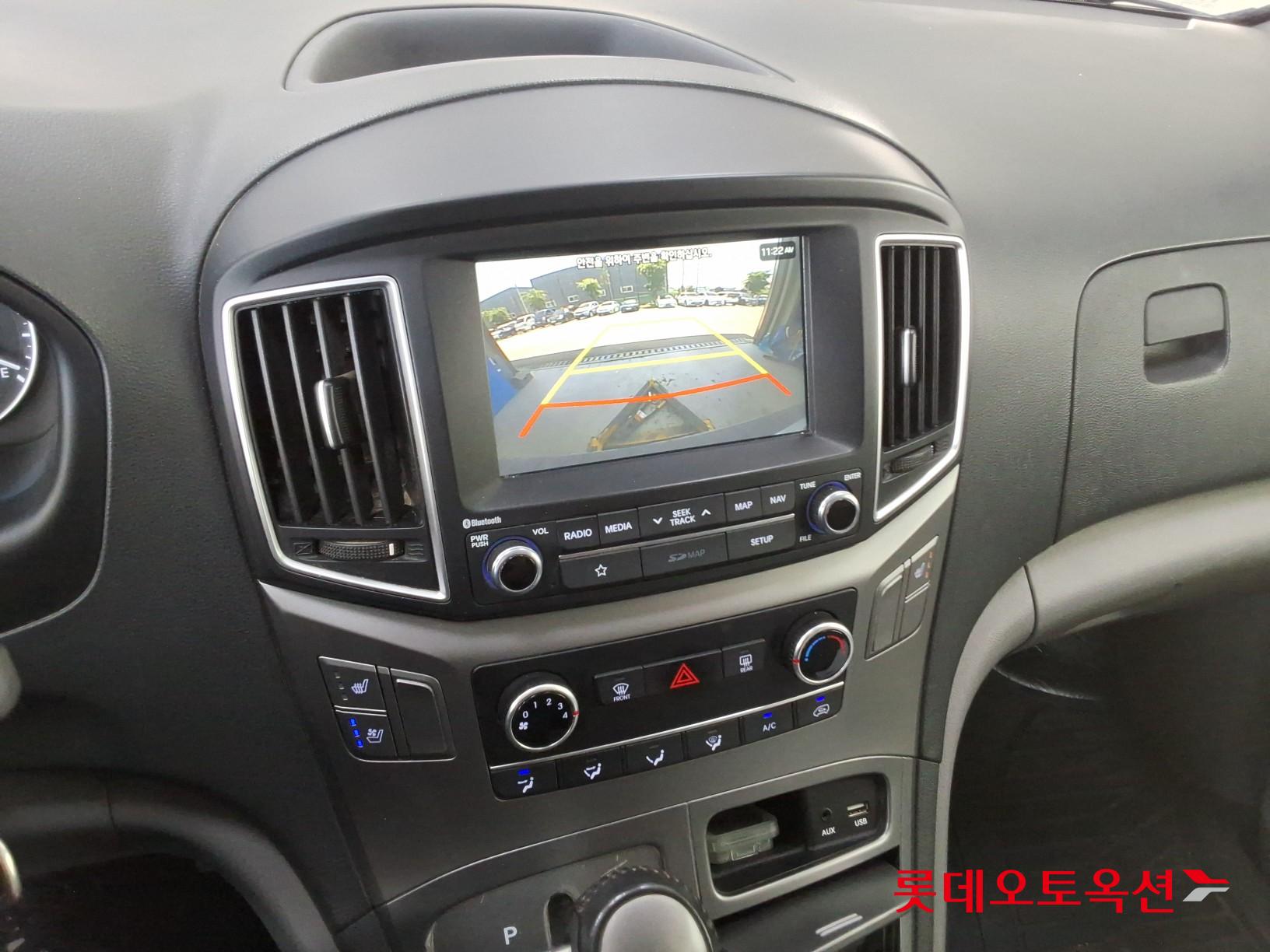 Hyundai Grand Starex - 33