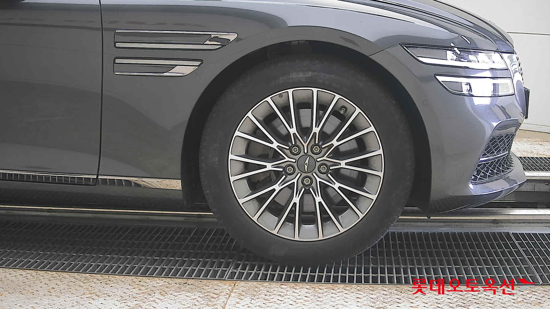 2022 - genesis g80