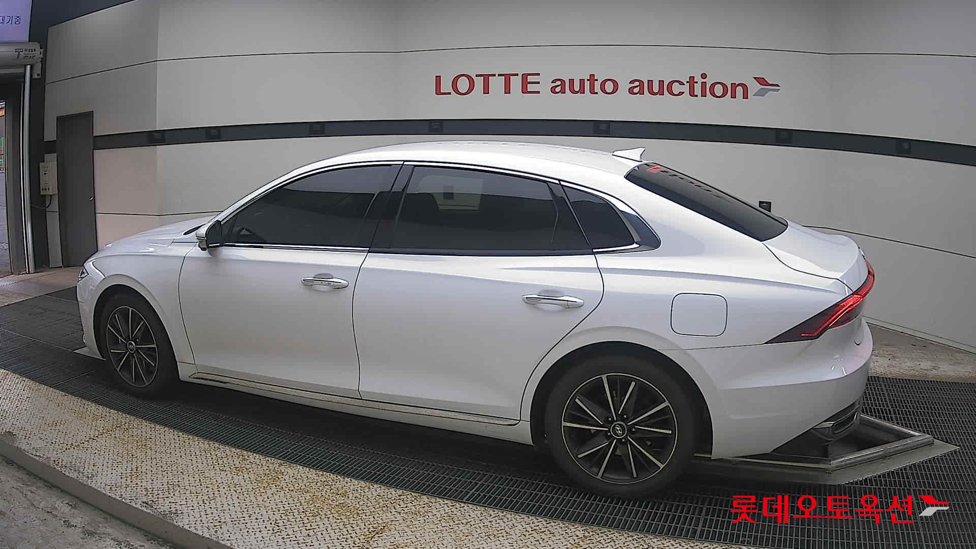 2022 - hyundai grandeur