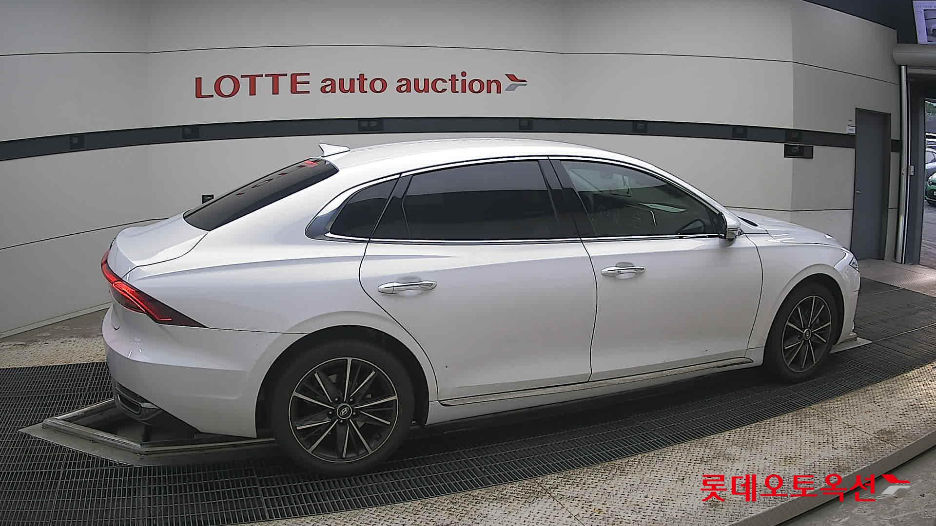 2022 - hyundai grandeur