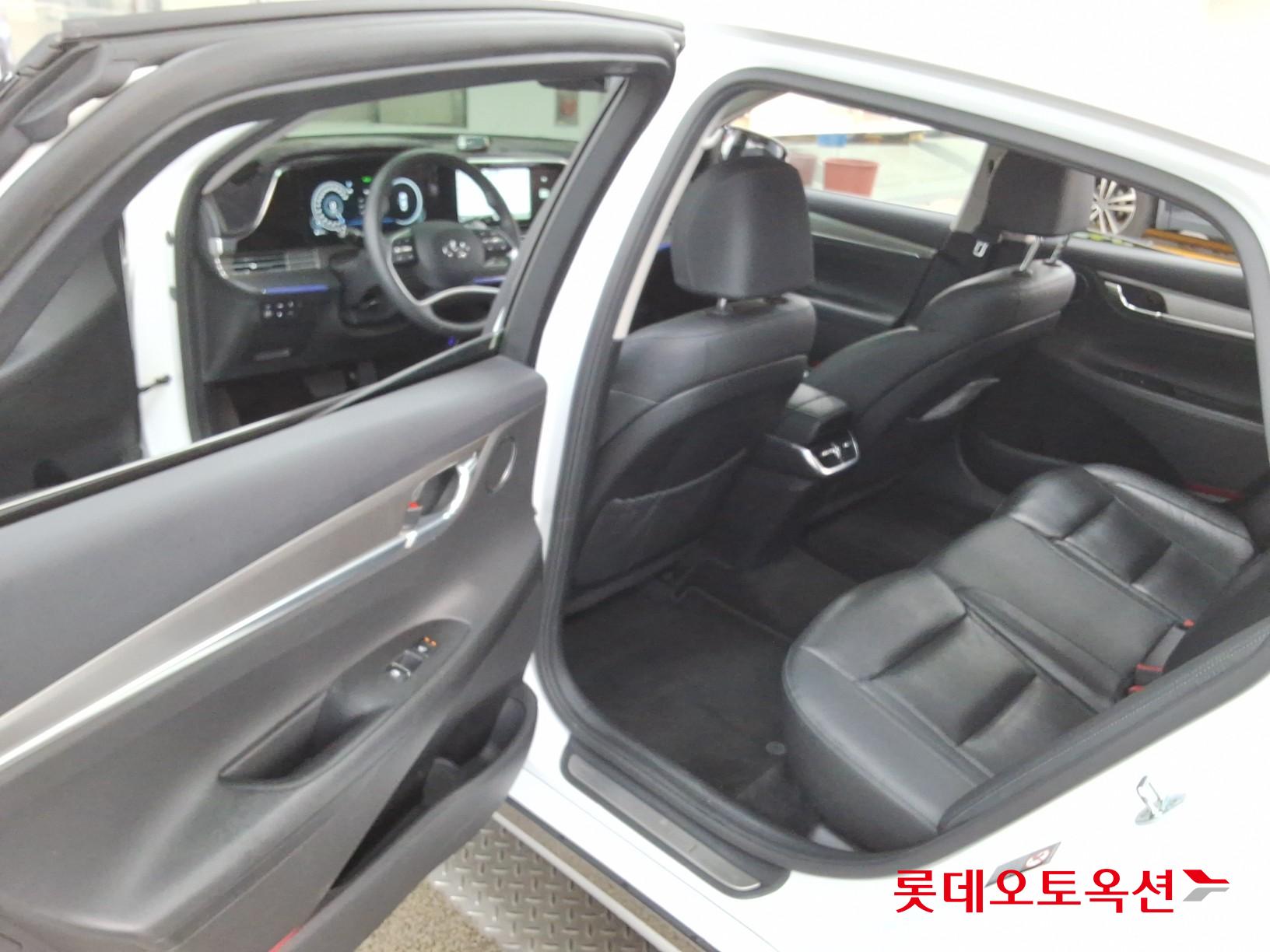 2022 - hyundai grandeur