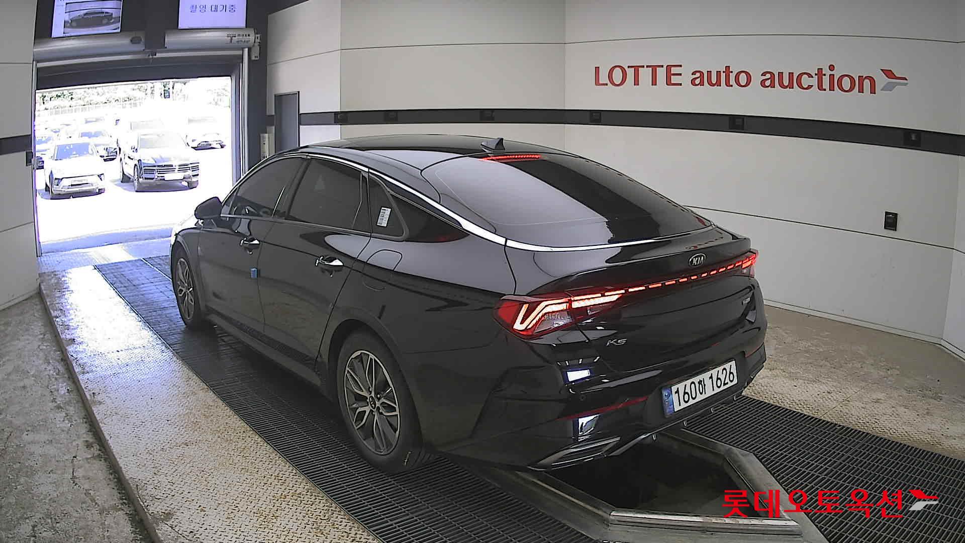 Kia K5 - 4