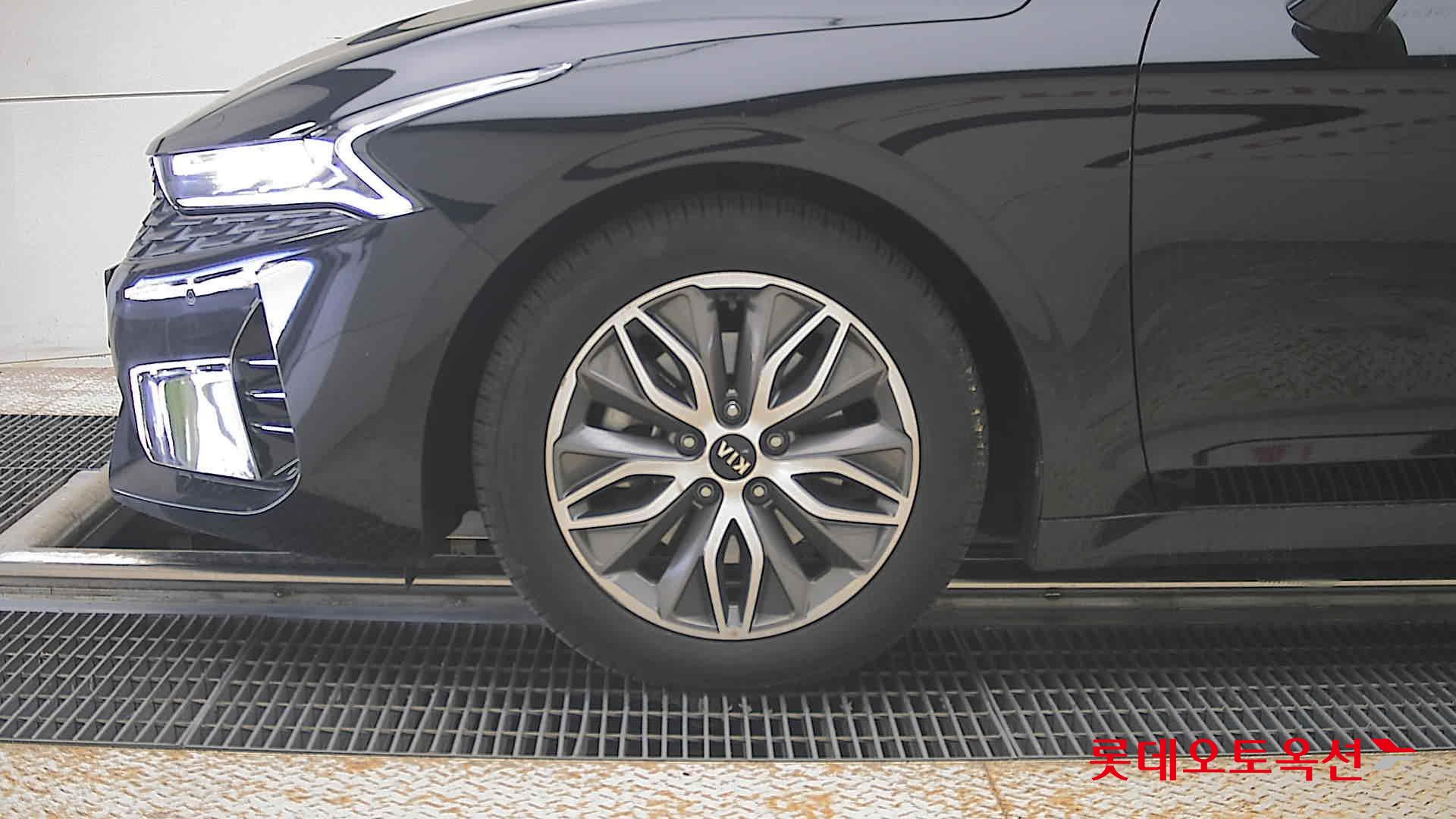 Kia K5 - 25