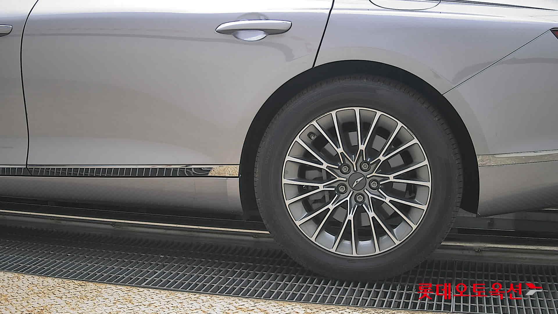 Genesis G80 - 26
