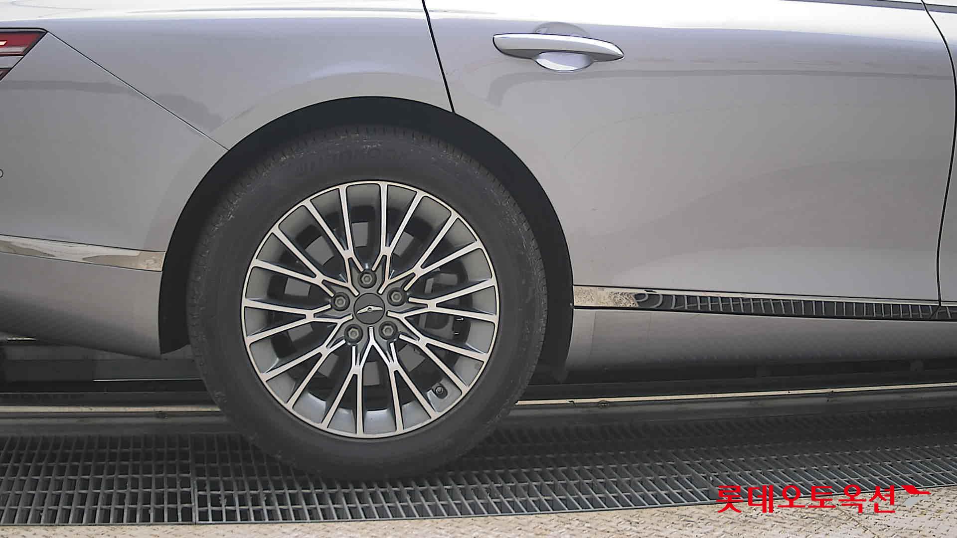 Genesis G80 - 28