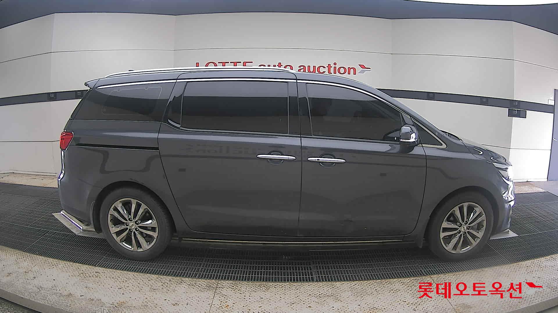2018 - kia carnival