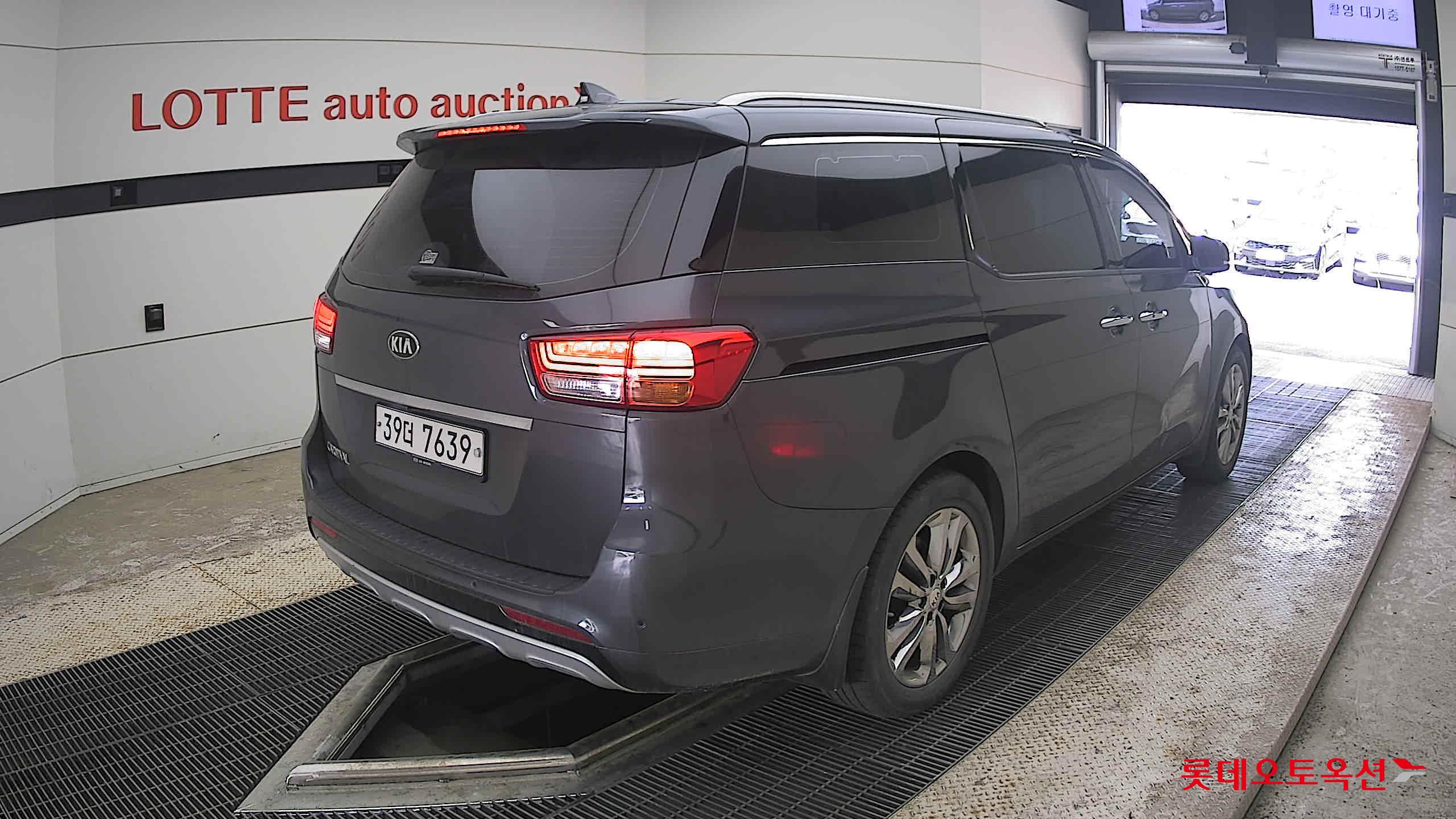2018 - kia carnival