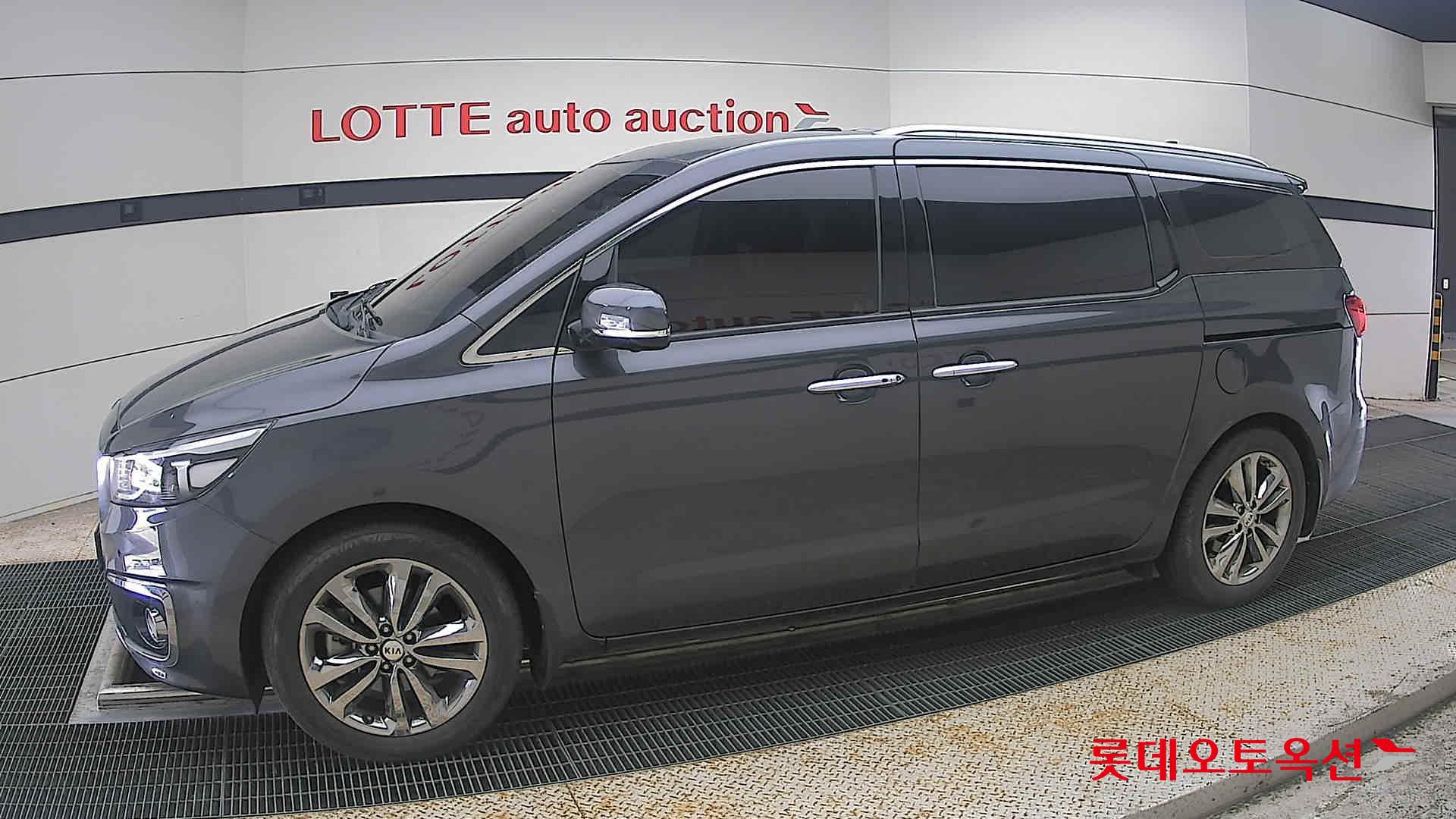 2018 - kia carnival