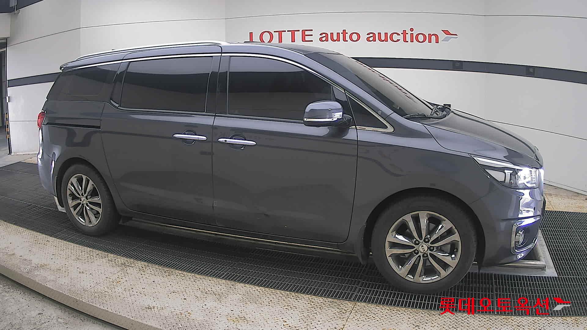 2018 - kia carnival