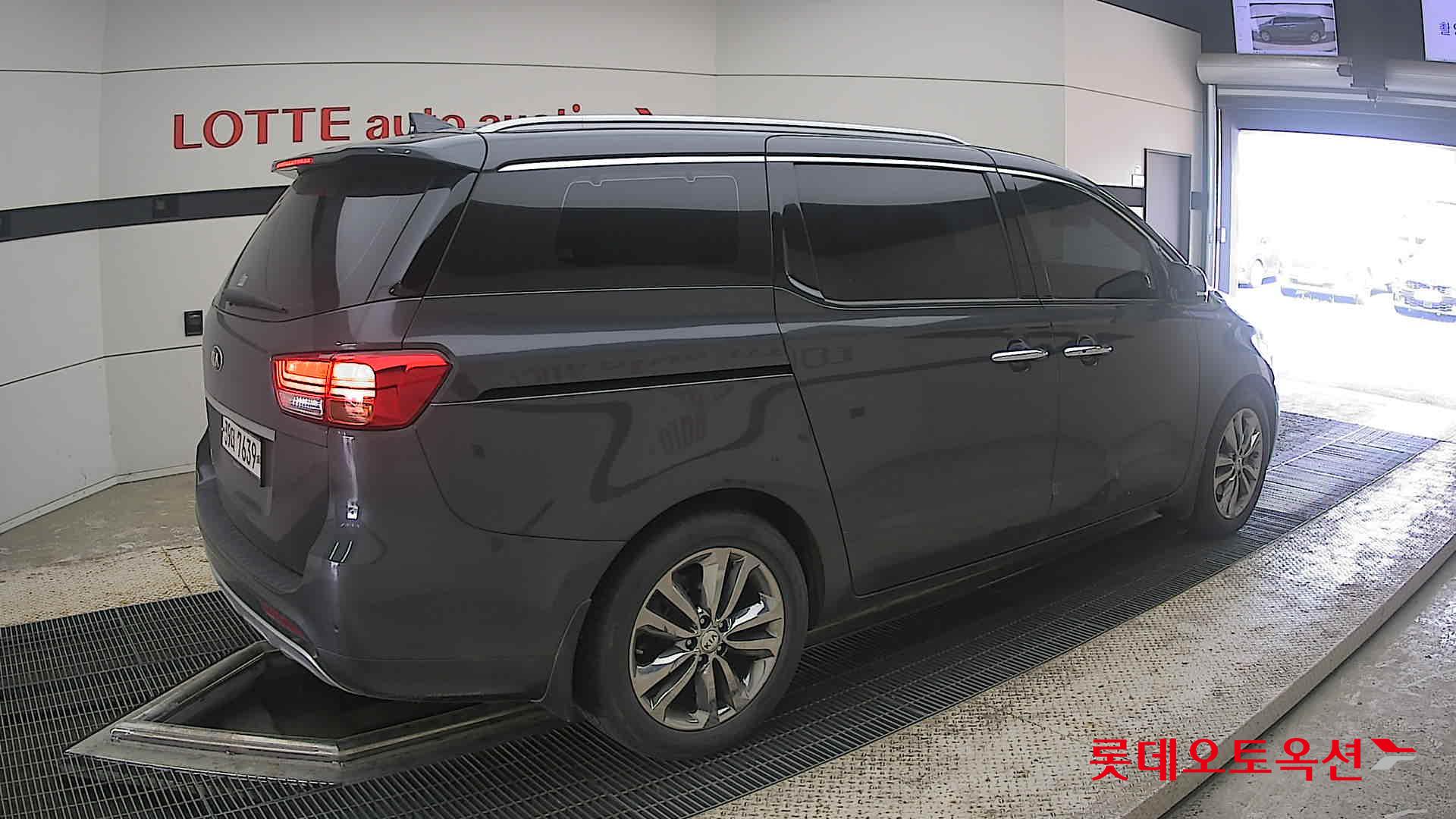 2018 - kia carnival