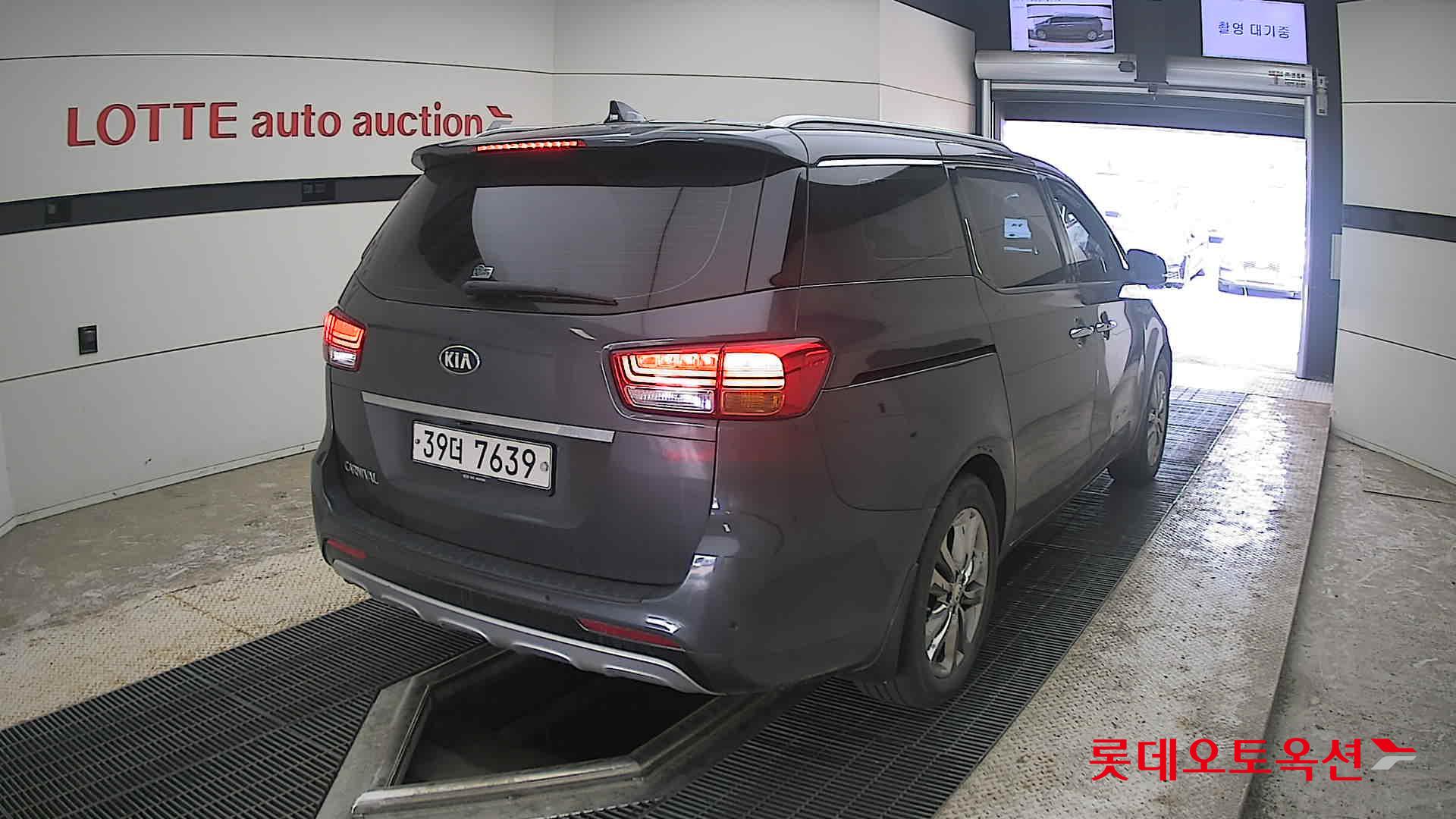 2018 - kia carnival
