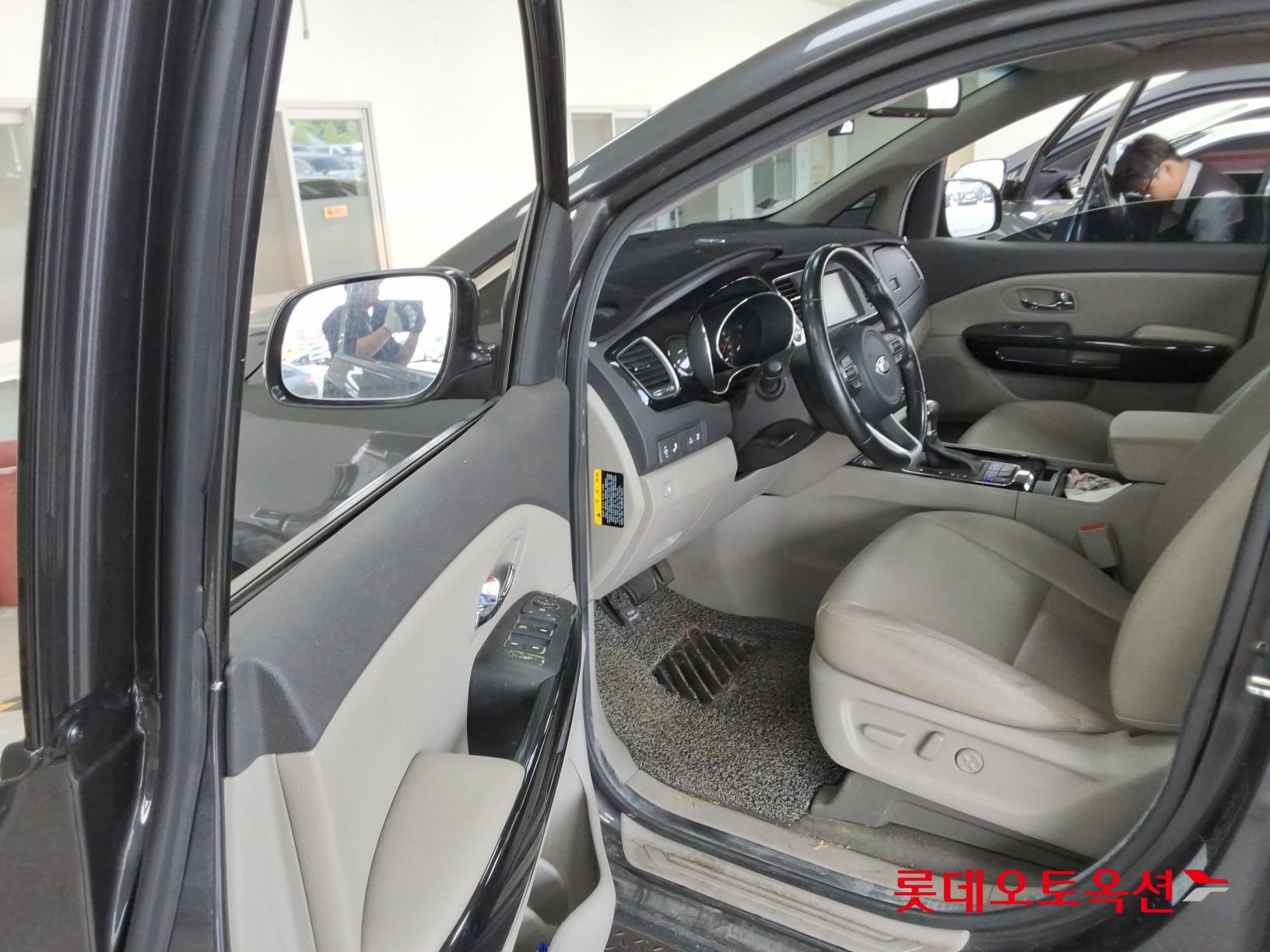 2018 - kia carnival