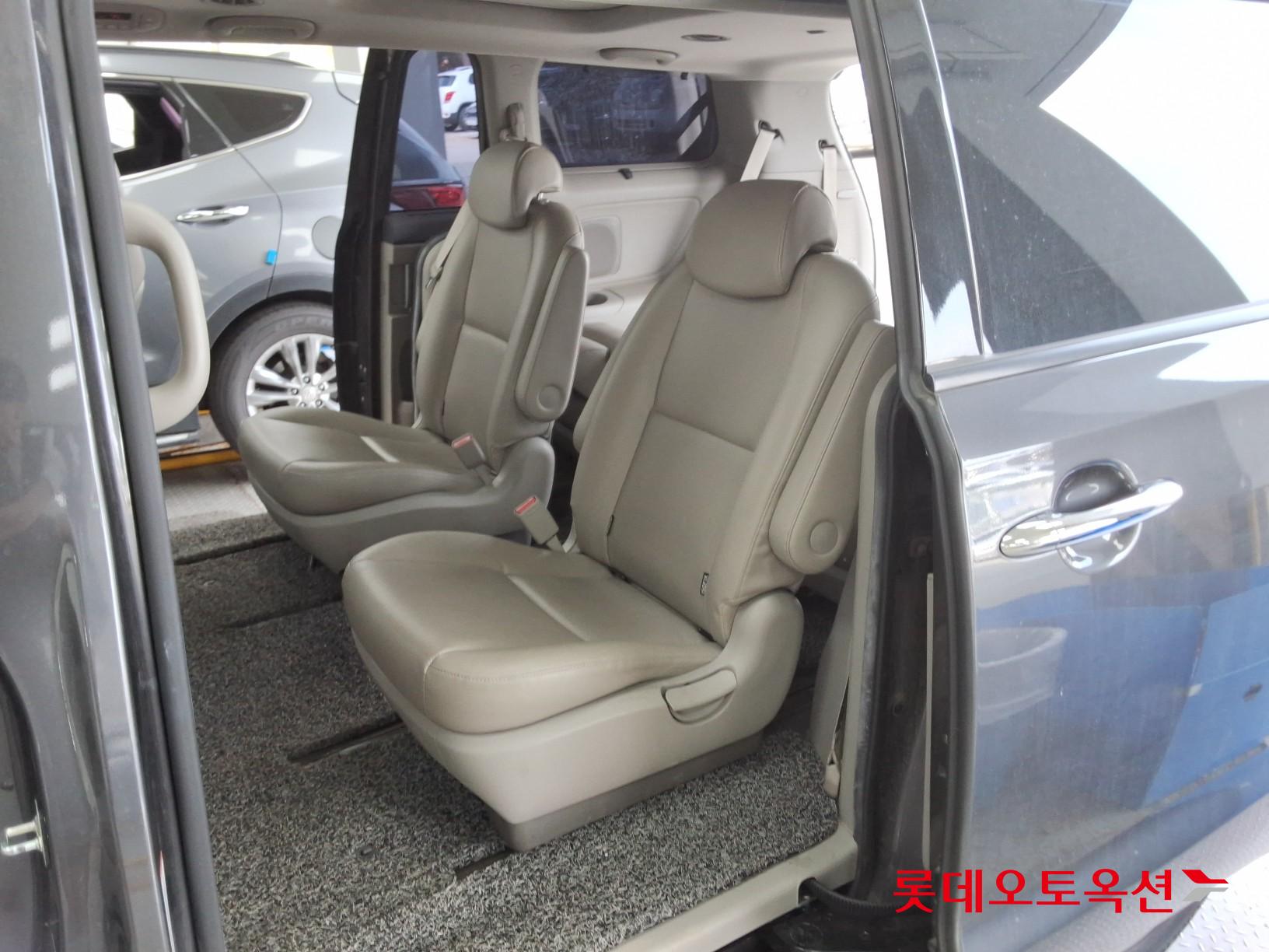 2018 - kia carnival