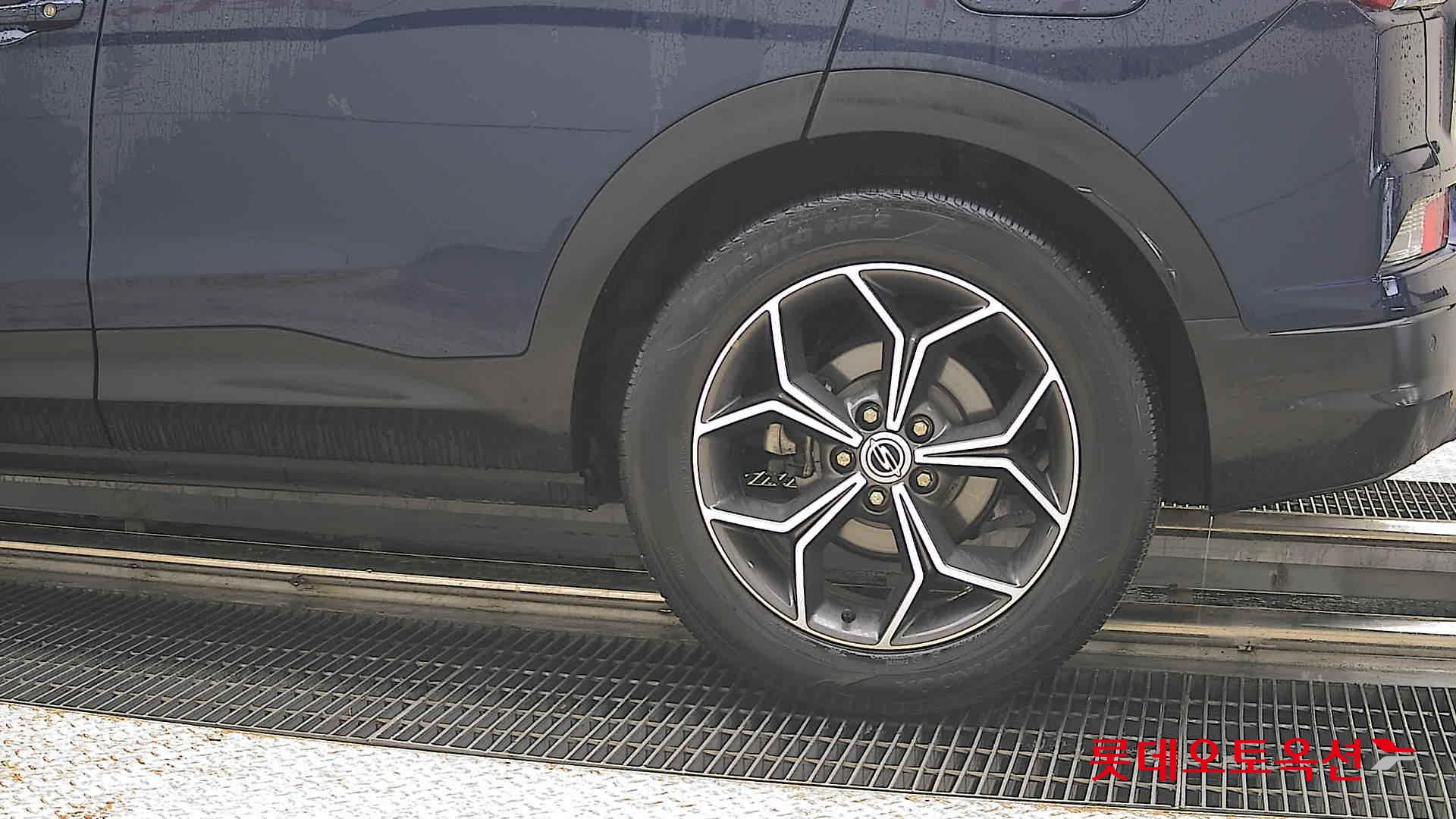 KG Mobility Korando - 26