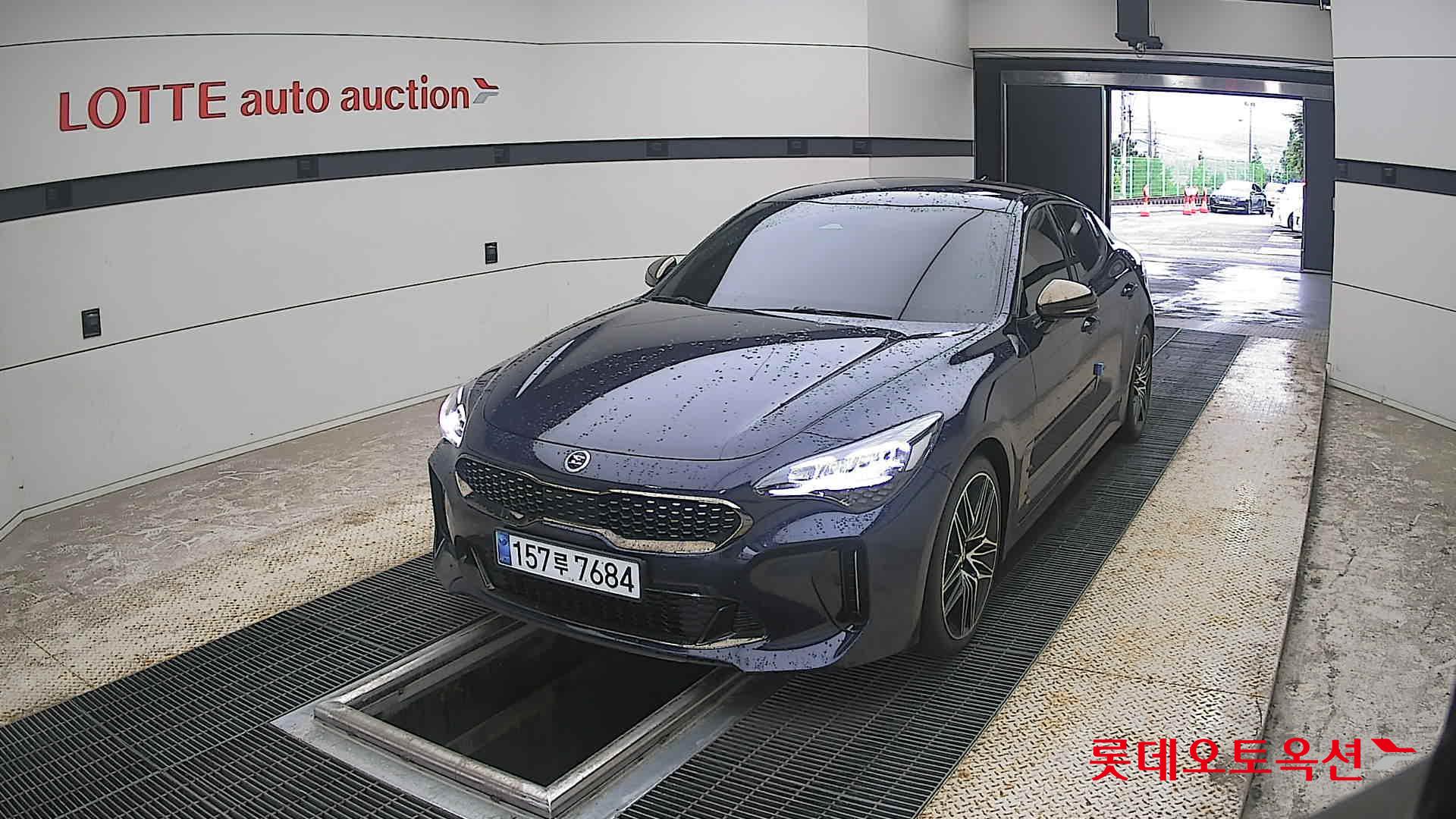 2021 - kia stinger