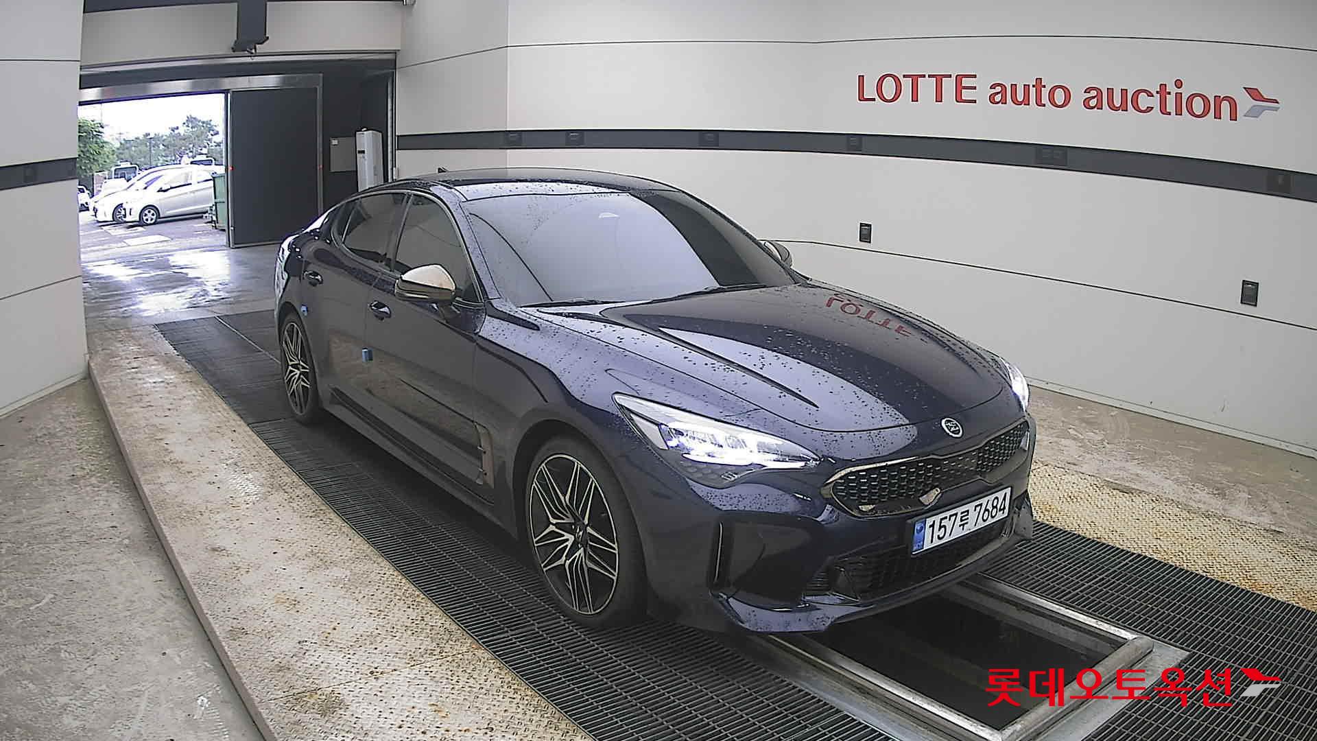2021 - kia stinger