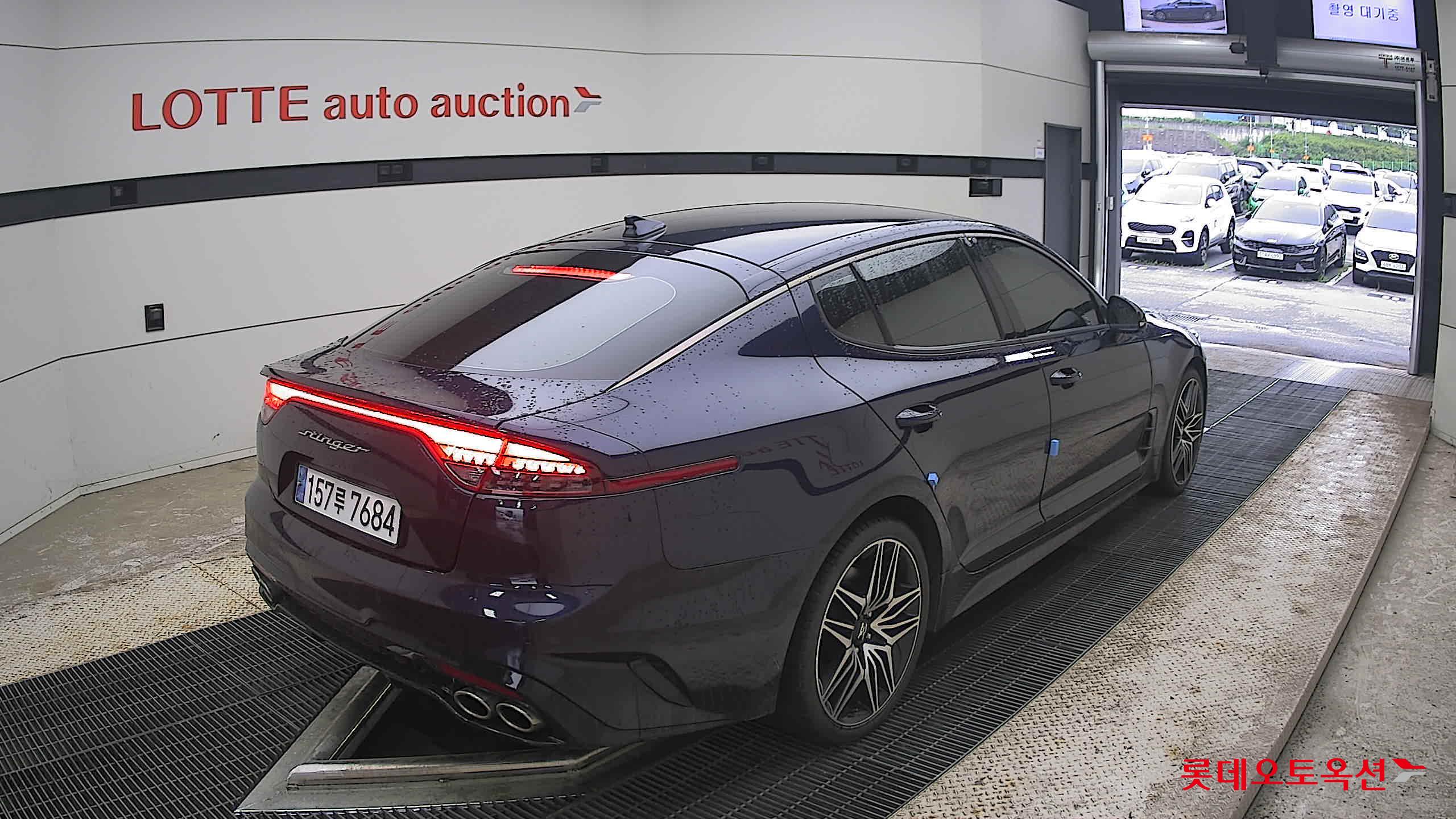 2021 - kia stinger