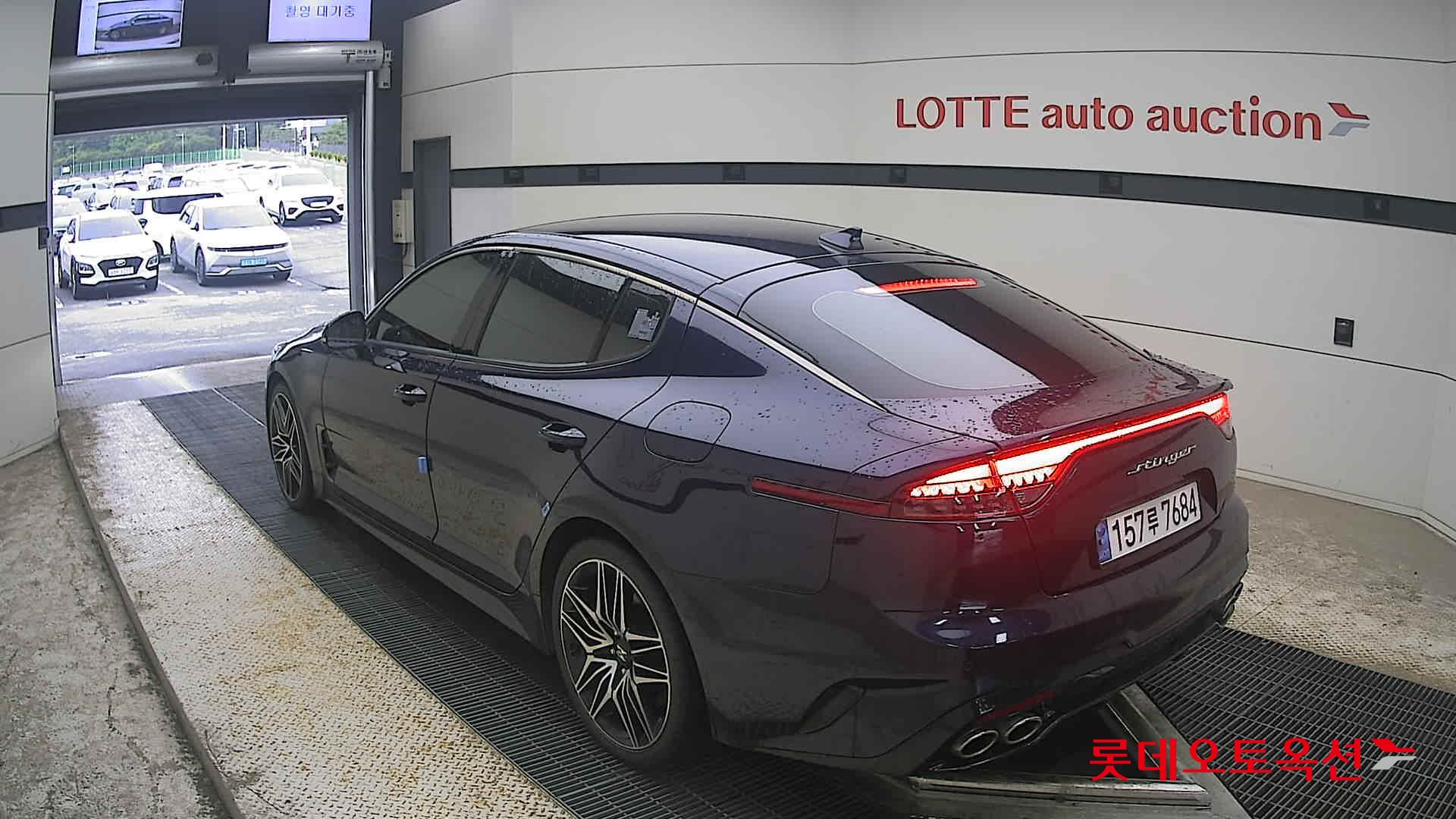 2021 - kia stinger