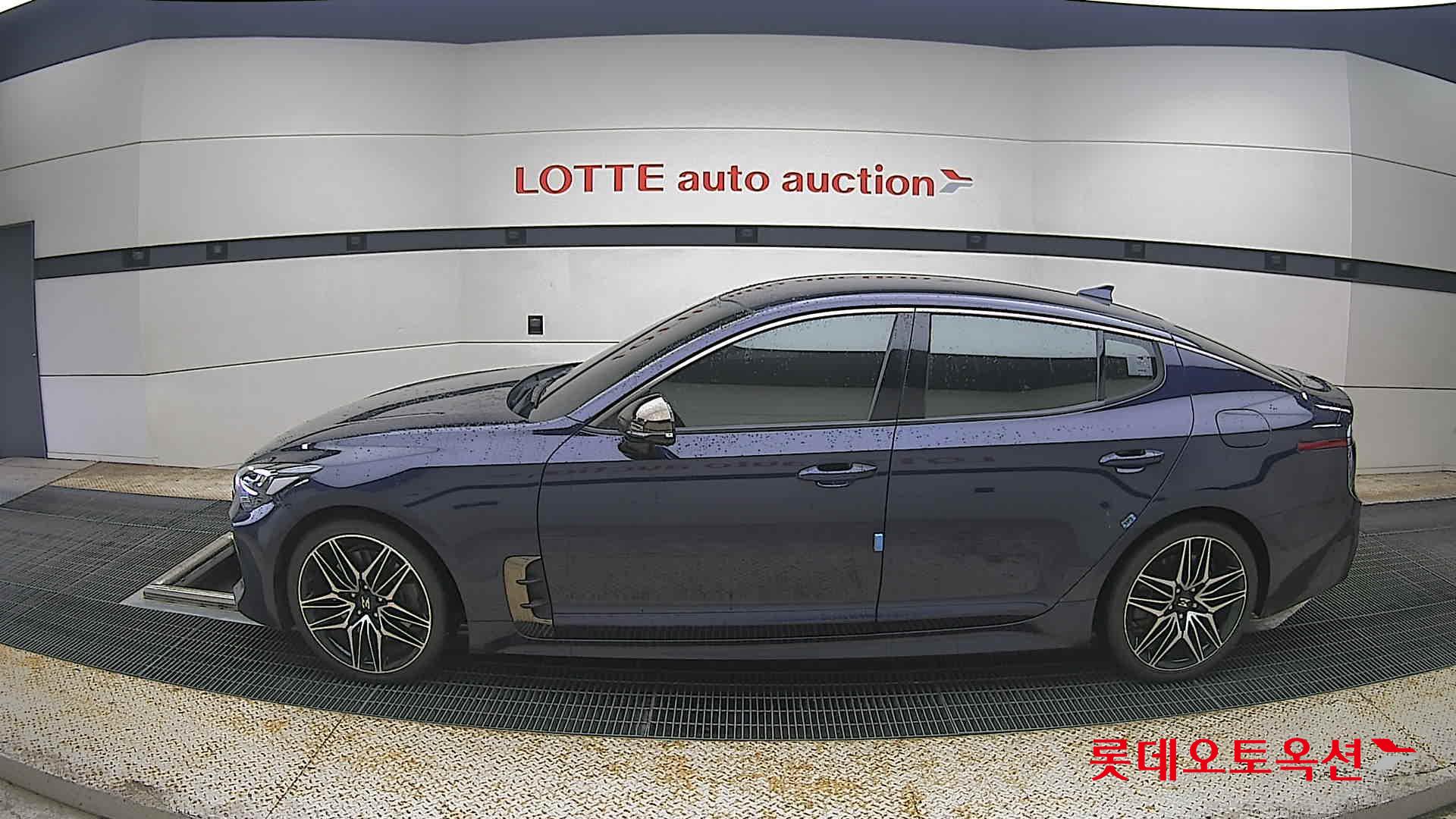2021 - kia stinger