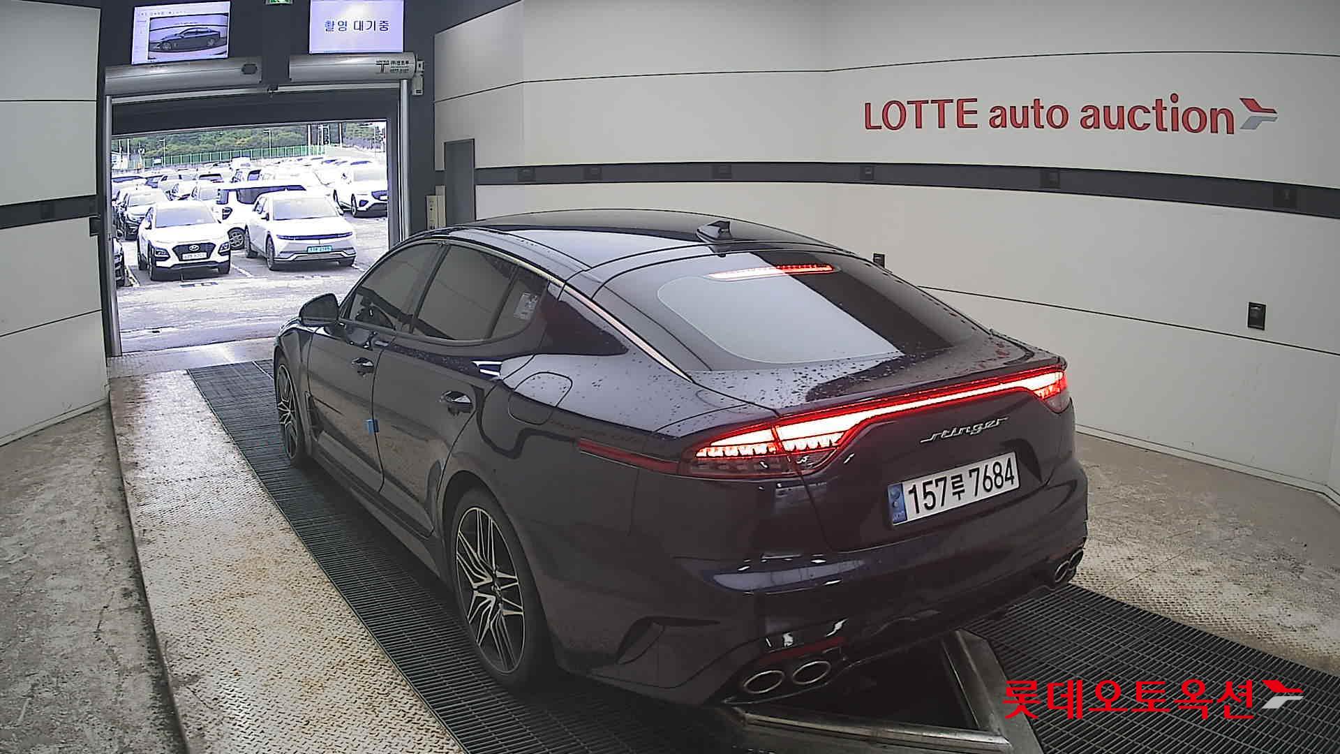 2021 - kia stinger