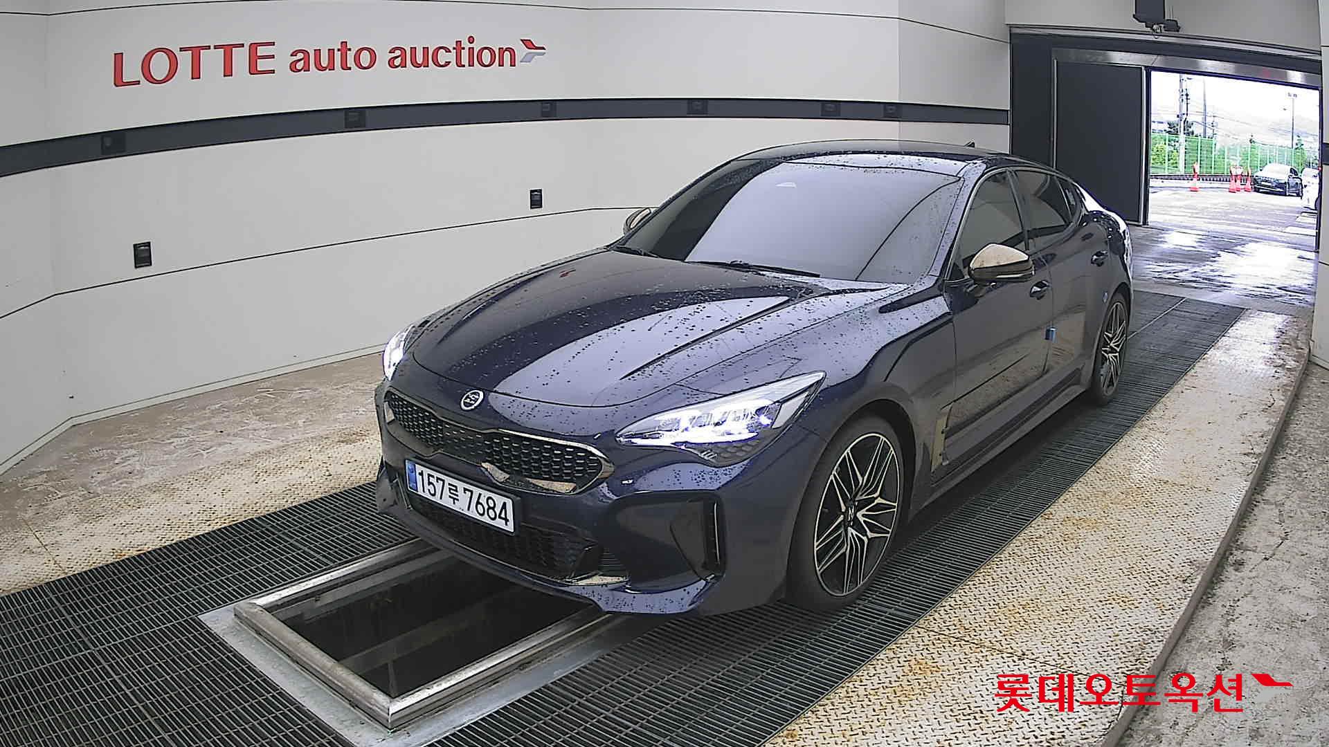2021 - kia stinger
