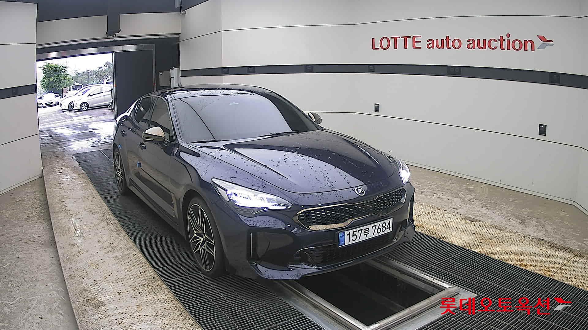 2021 - kia stinger