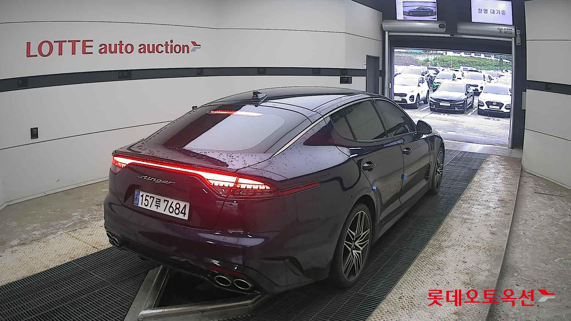 2021 - kia stinger