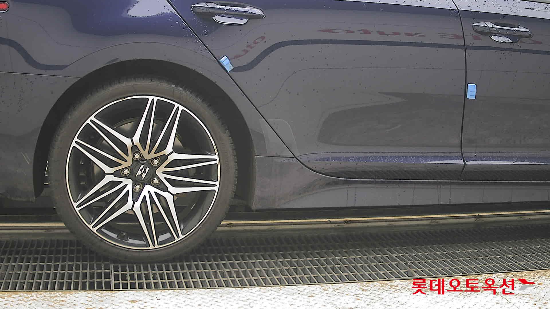 2021 - kia stinger