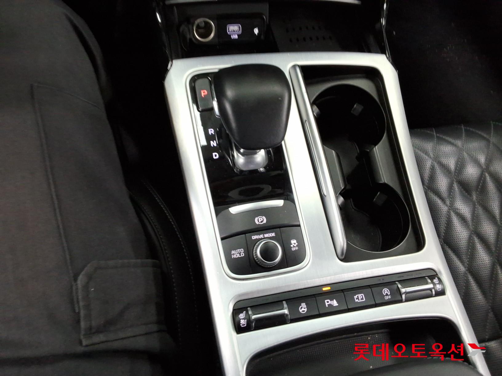 2021 - kia stinger