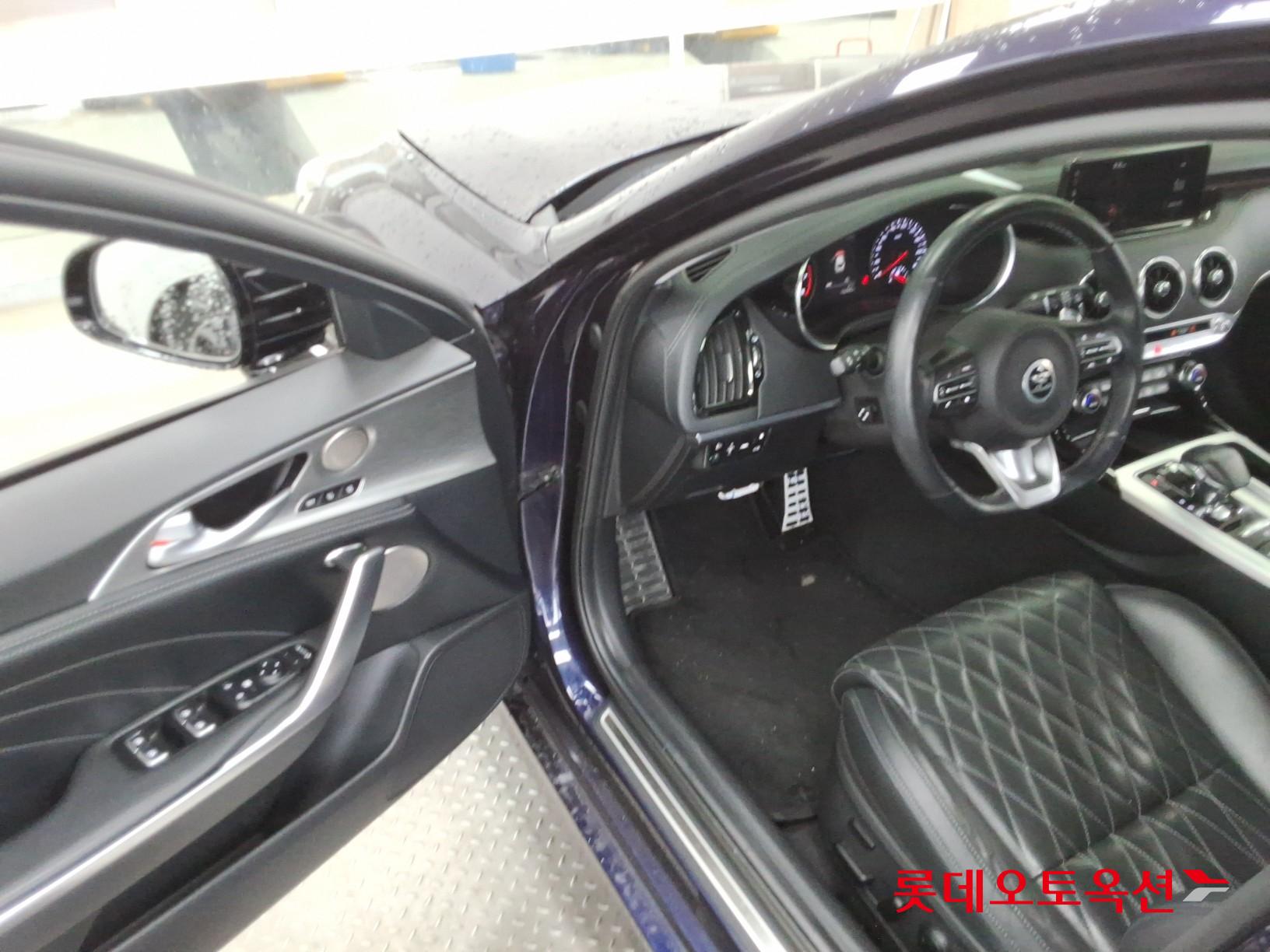 2021 - kia stinger